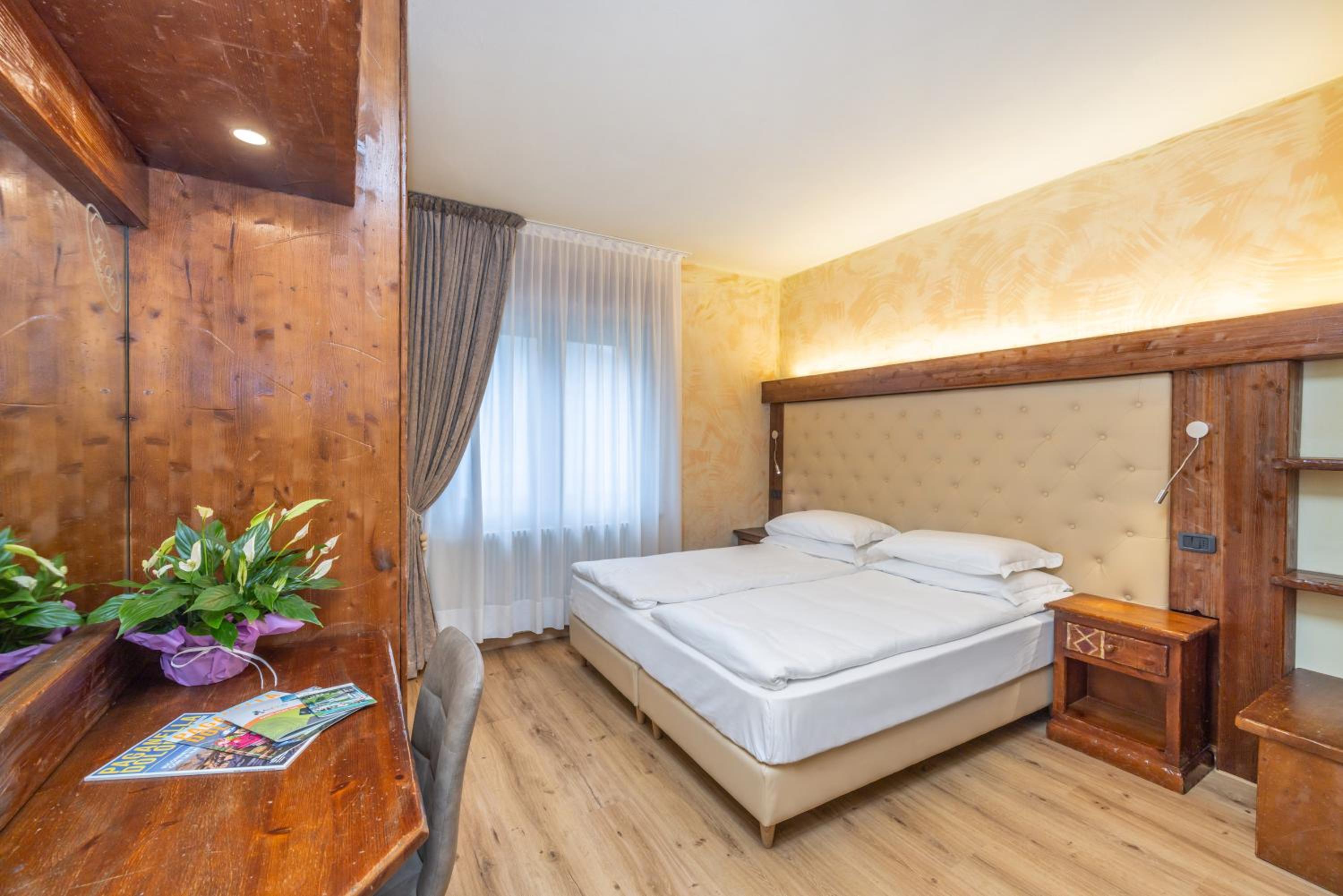 Double or Twin Room - Photo 4