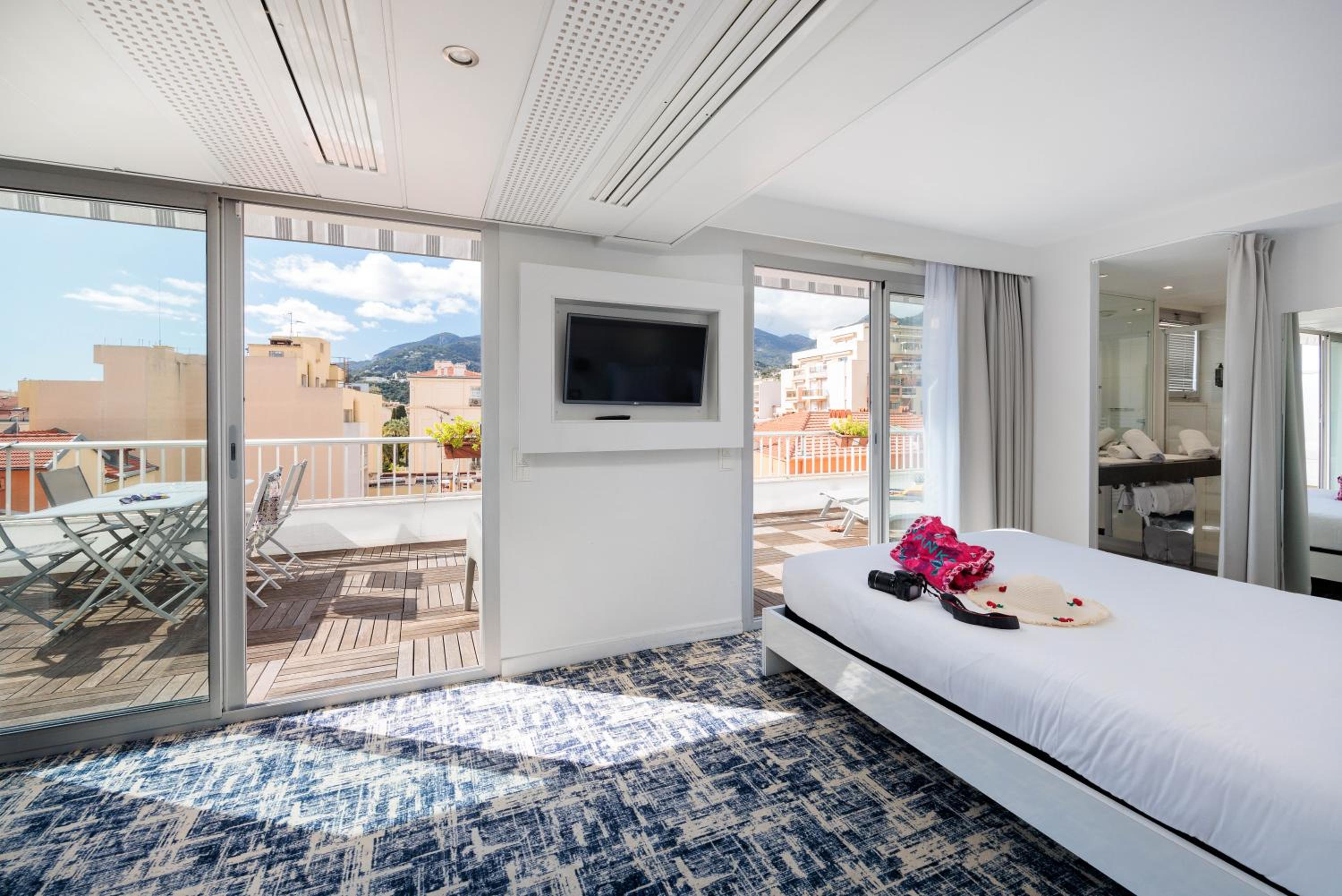 Standard Family Suite - Photo 24