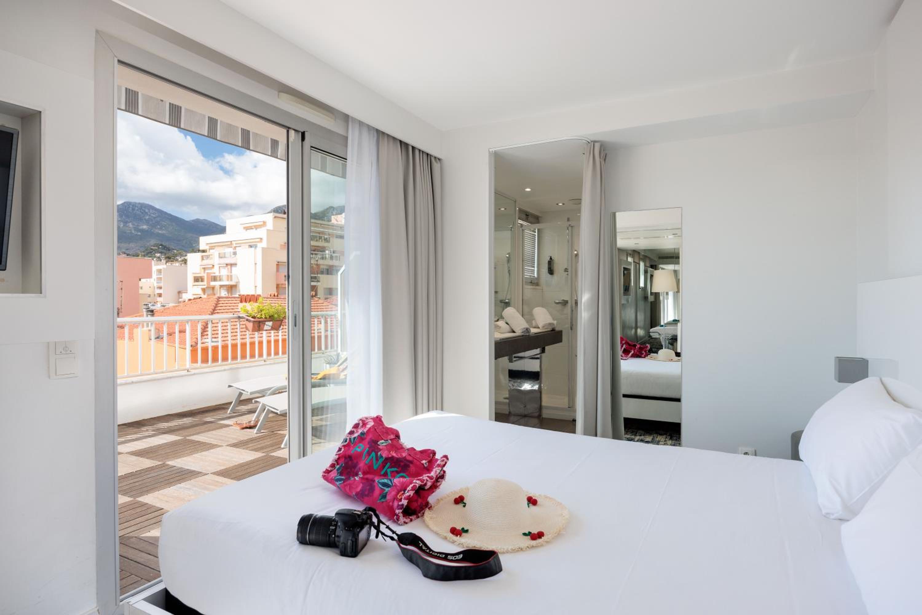 Standard Family Suite - Photo 22