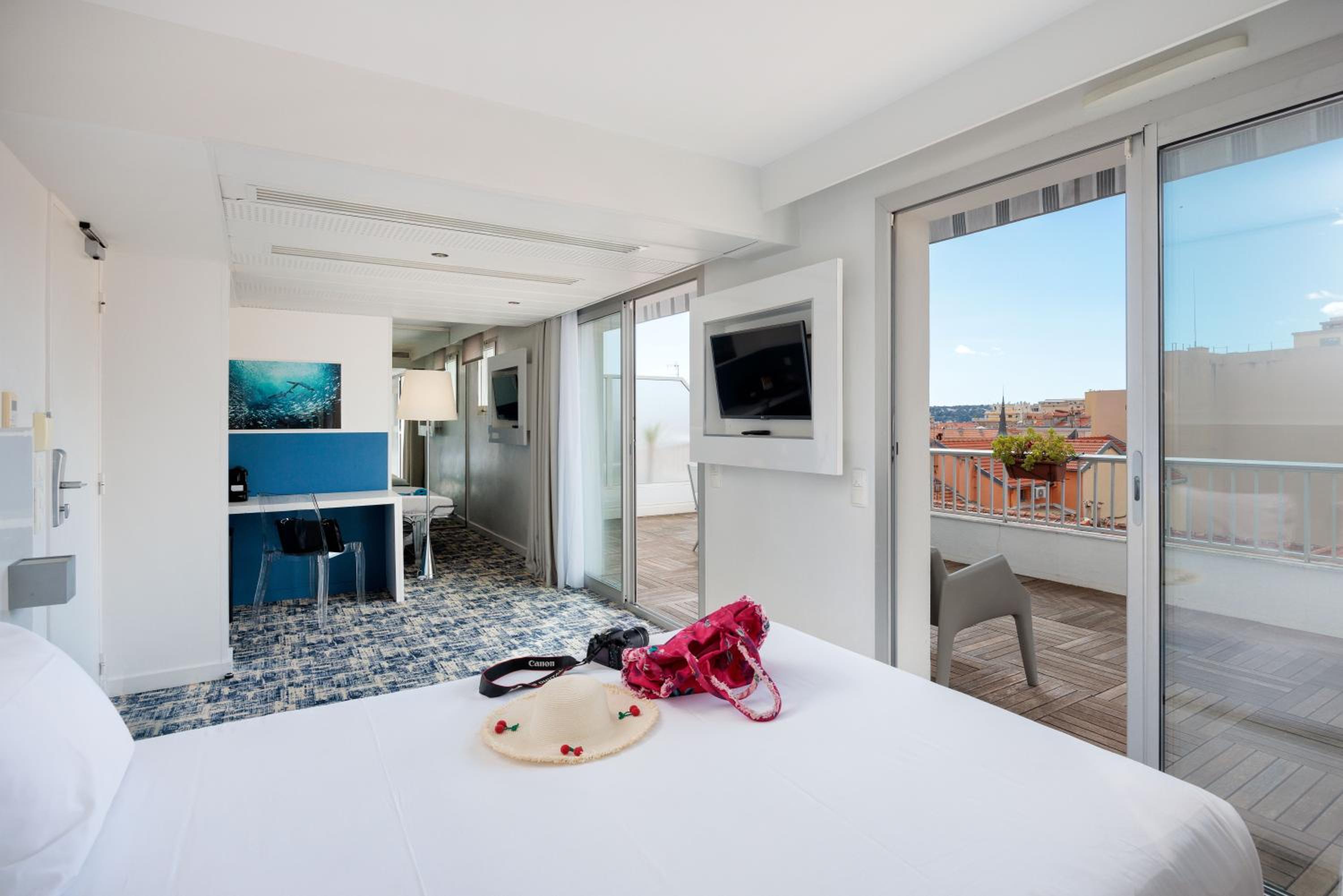 Standard Family Suite - Photo 21