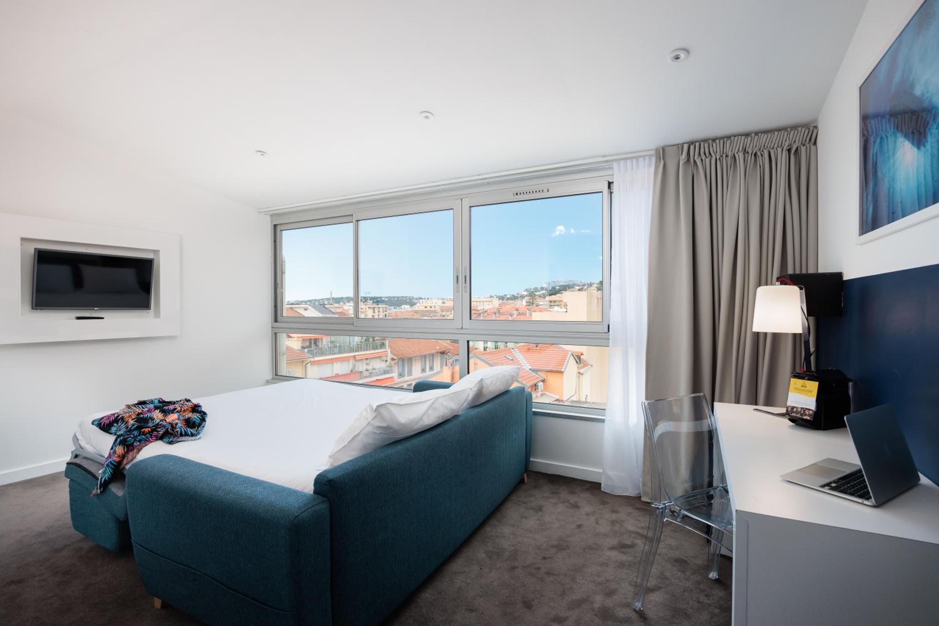 Standard Family Suite - Photo 17