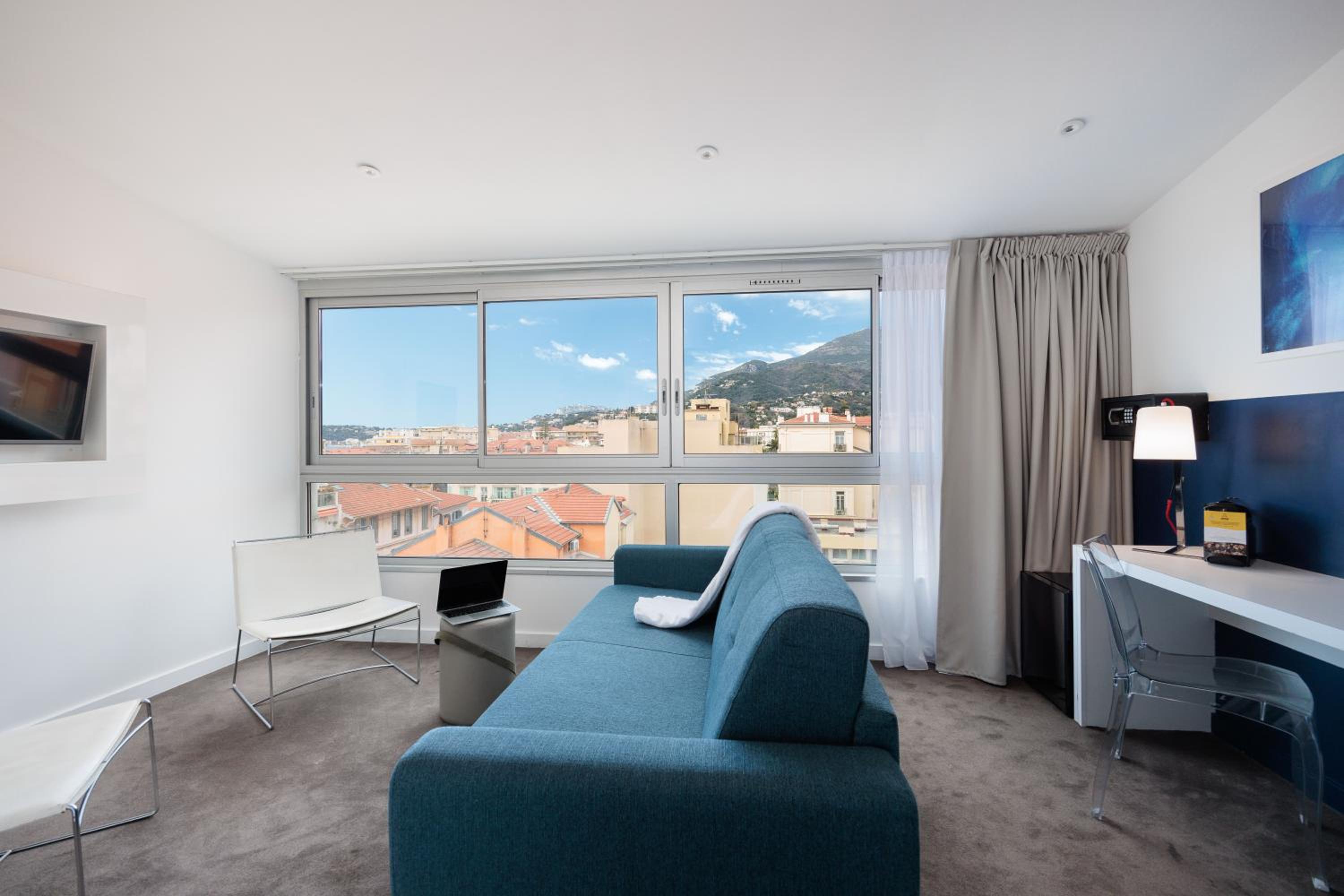 Standard Family Suite - Photo 16