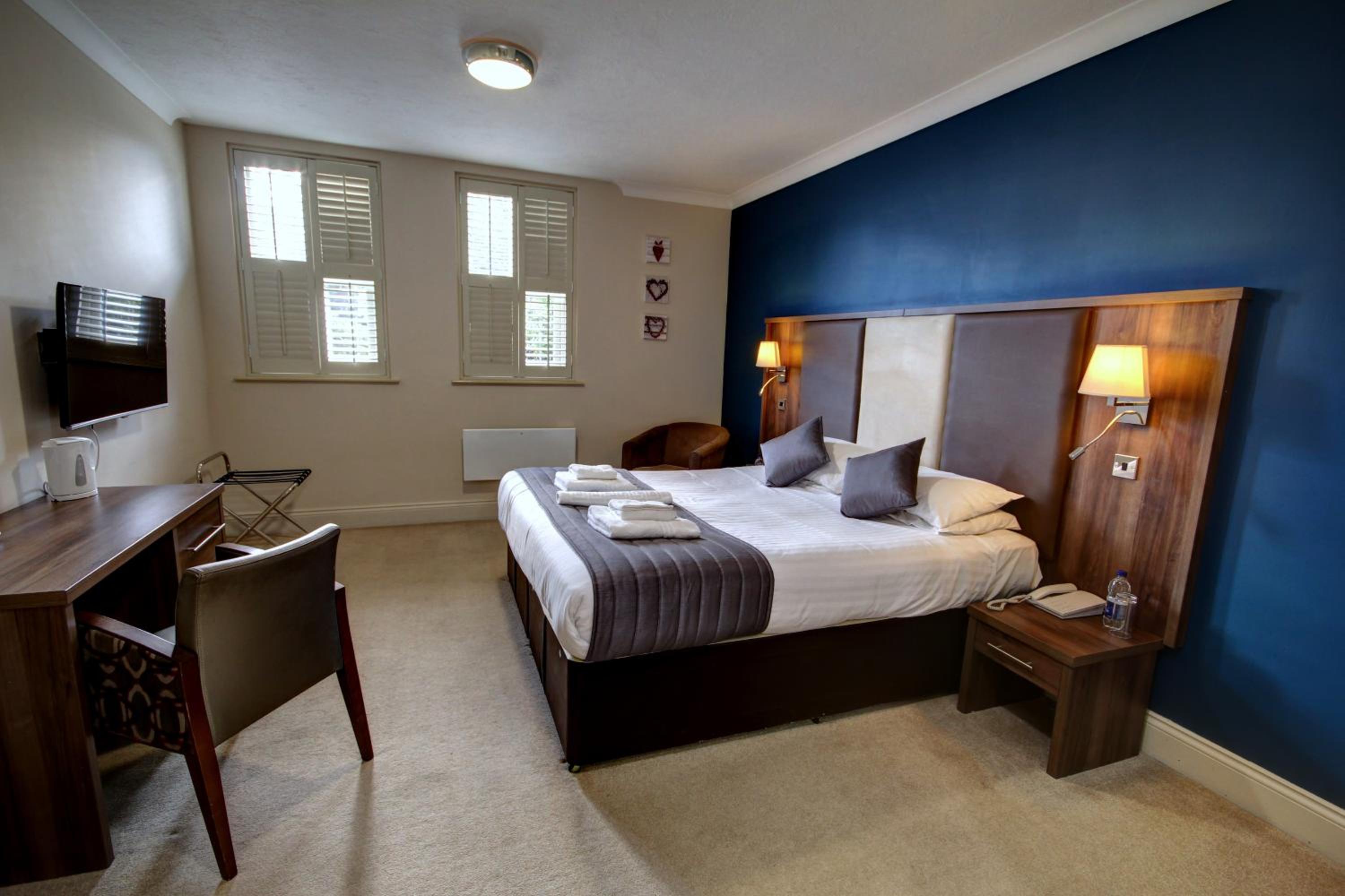 Executive Suite - Photo 1