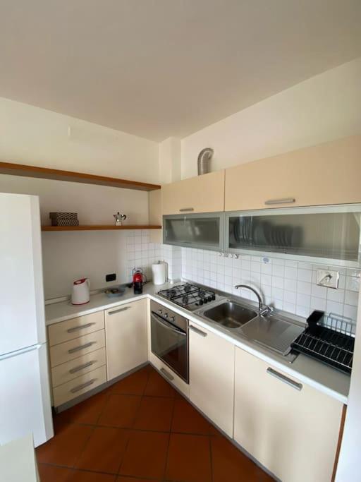One-Bedroom Apartment photo 3
