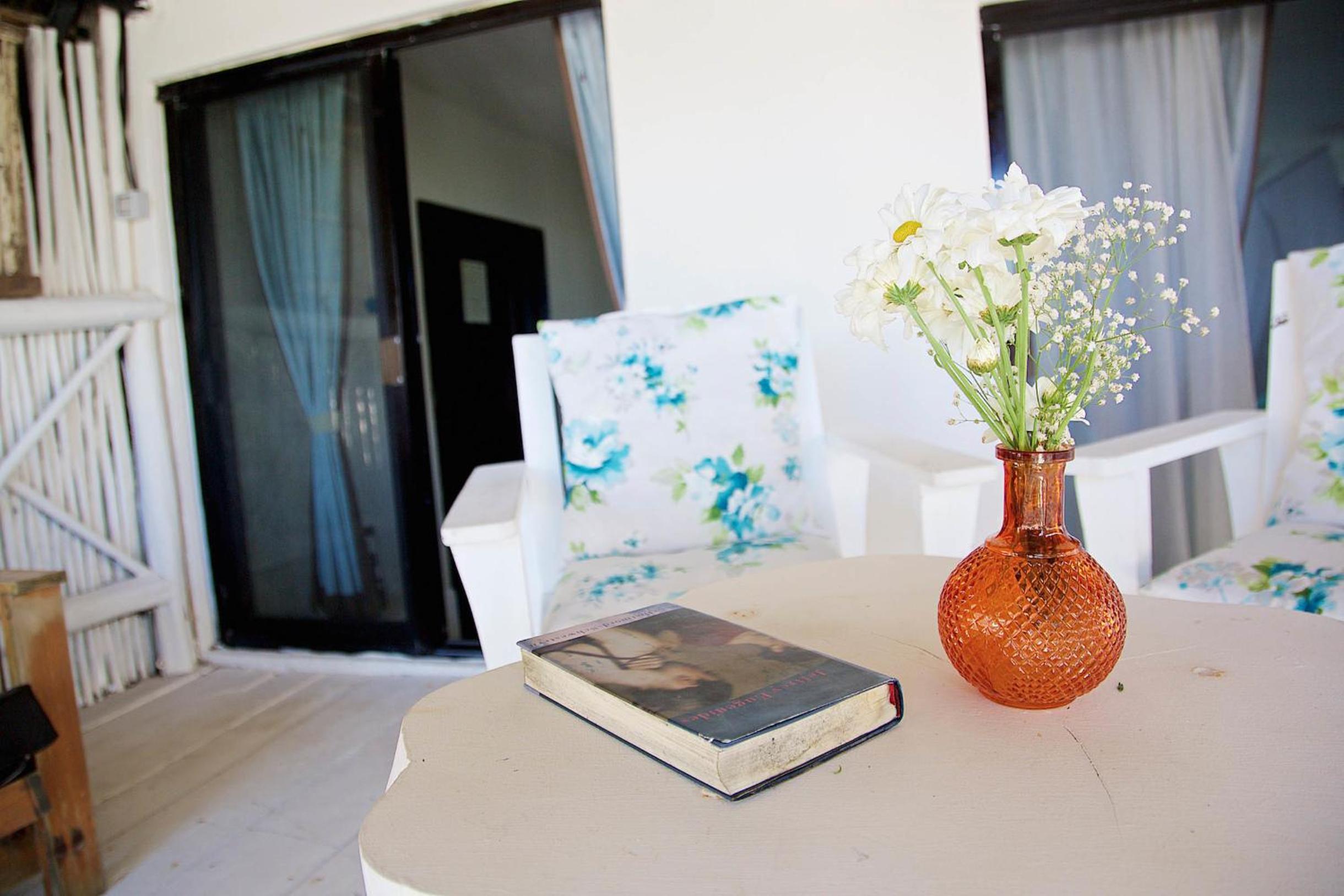Royal Double Room with Two Double Beds - Sea View - Photo 14