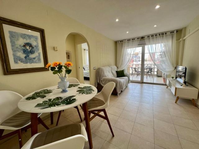 Apartamento con Balcón