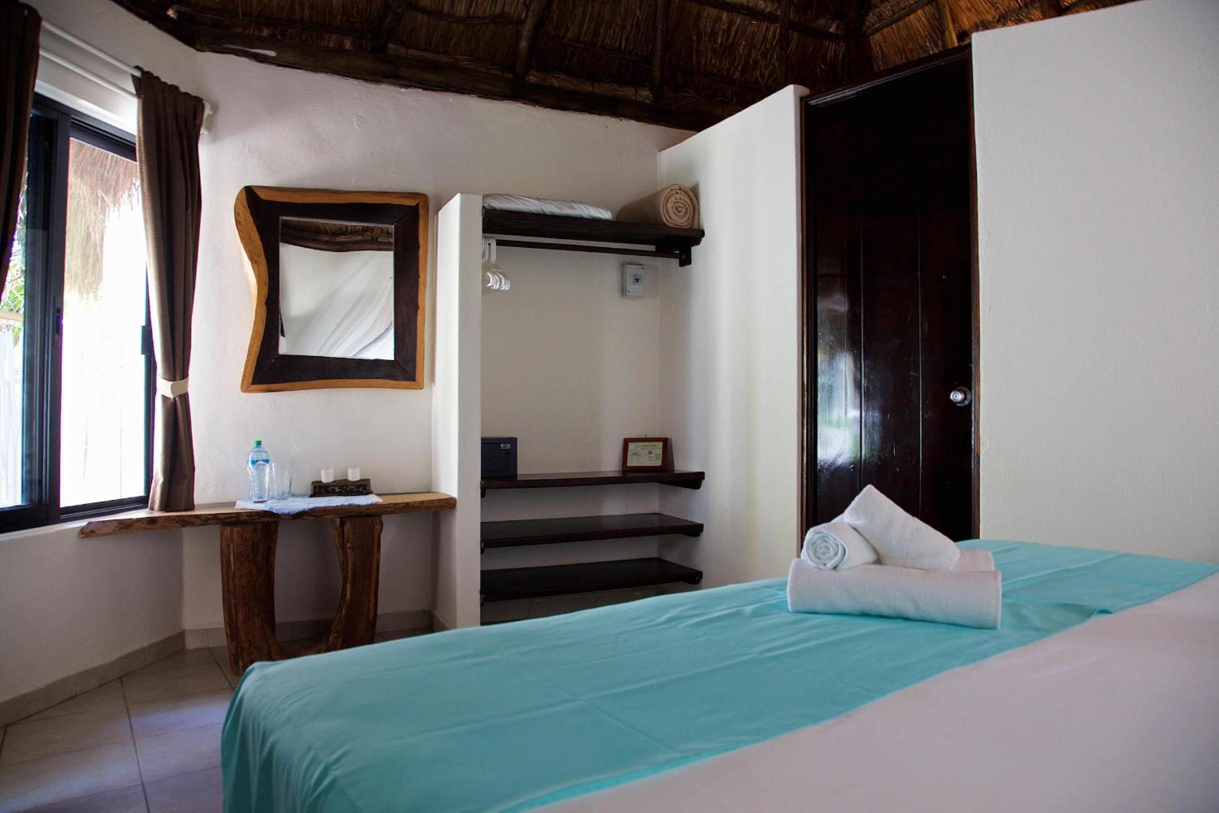 Standard Double Room - Photo 11