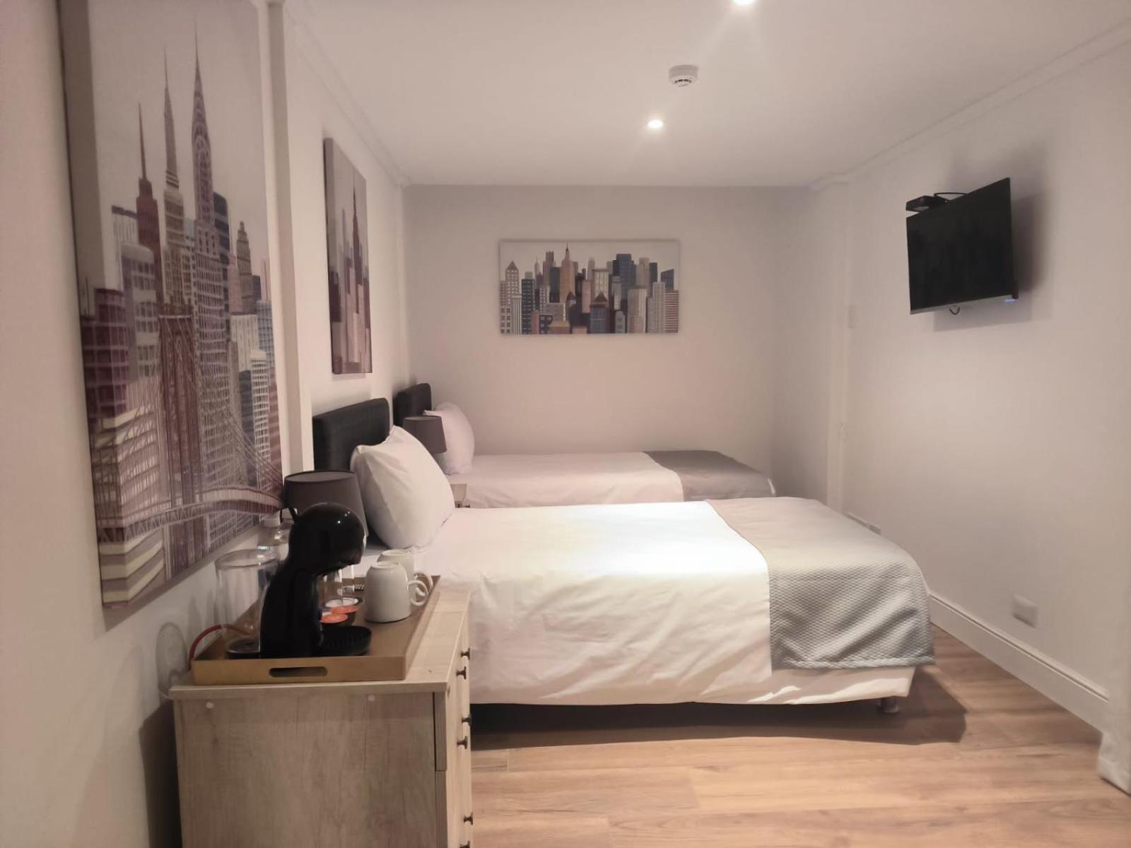 Twin Room - Photo 1