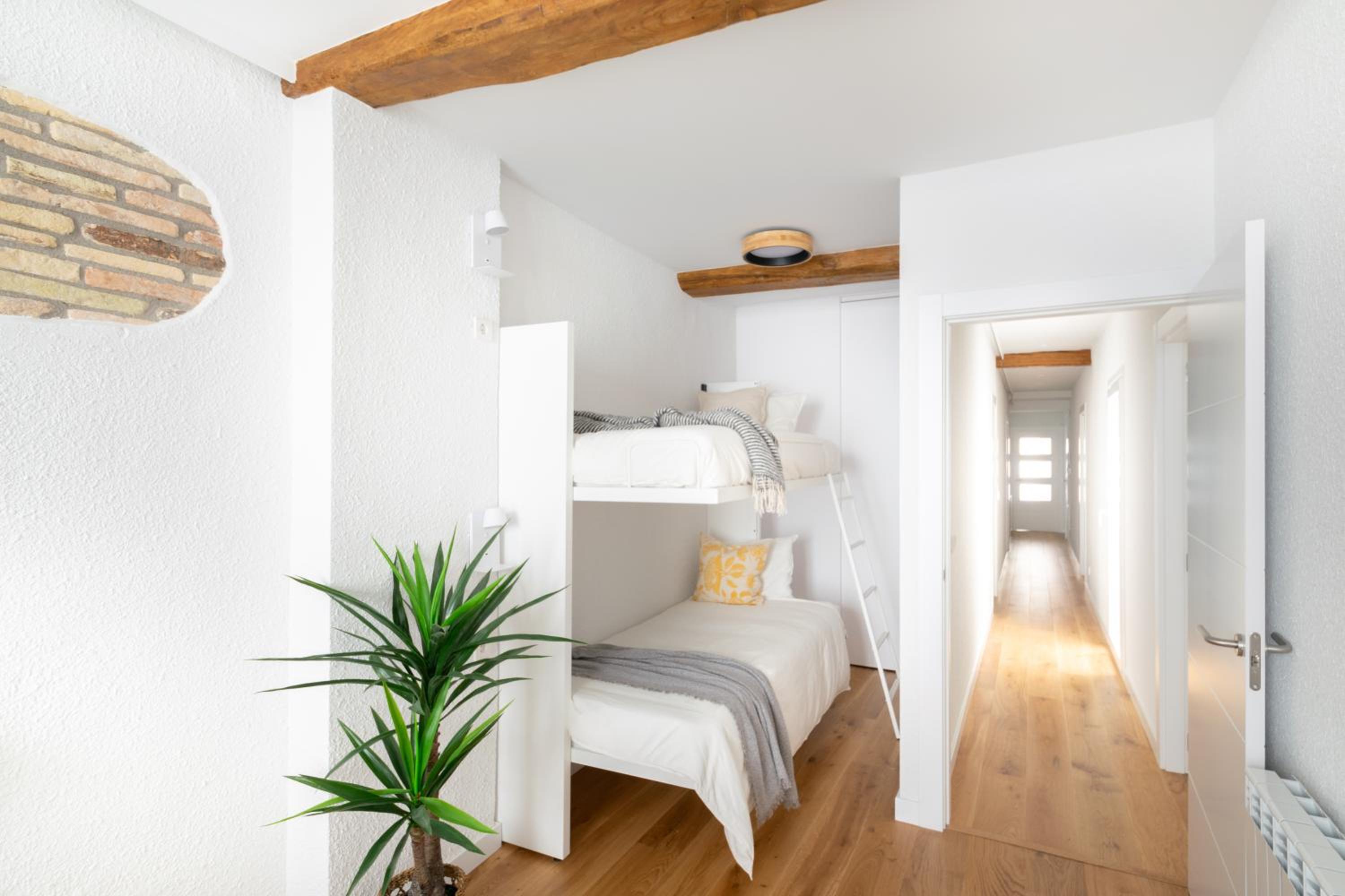 Three-Bedroom Apartment photo 2