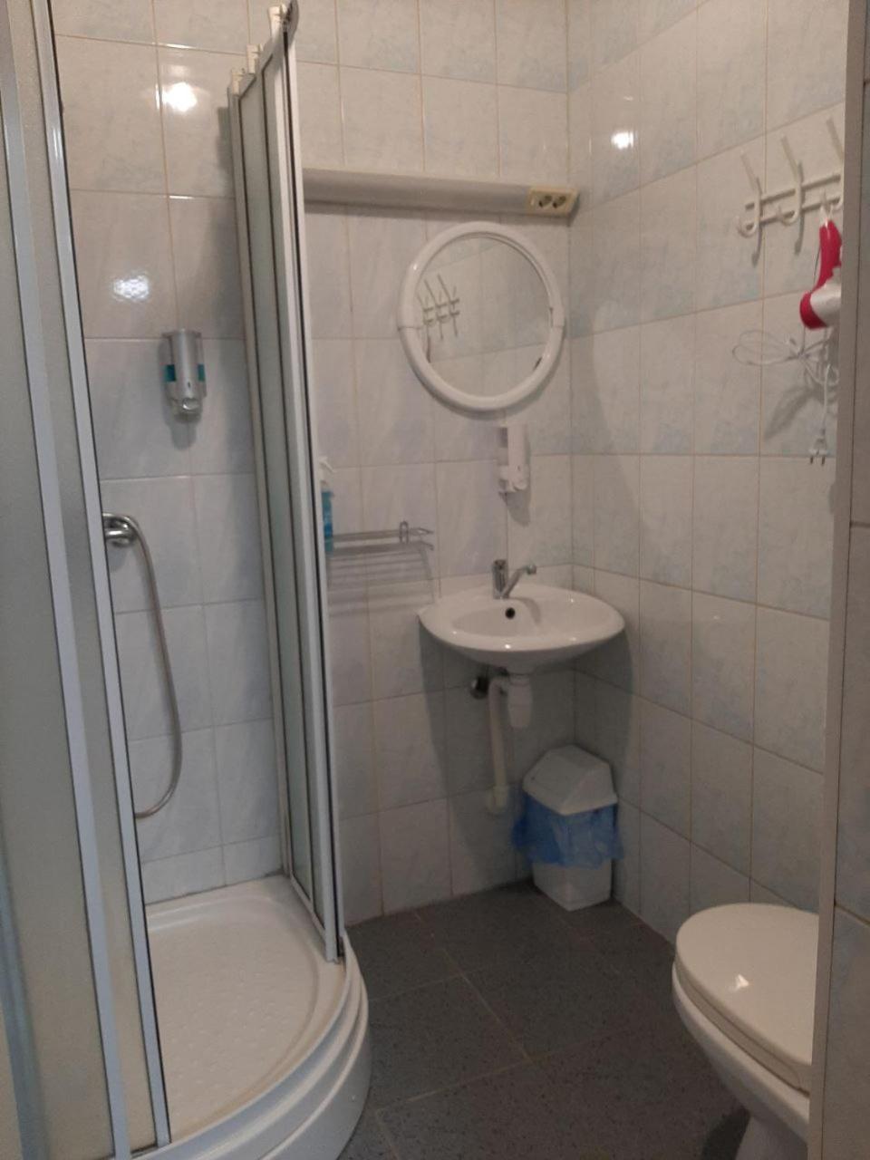 Triple Room with Private Bathroom photo 2