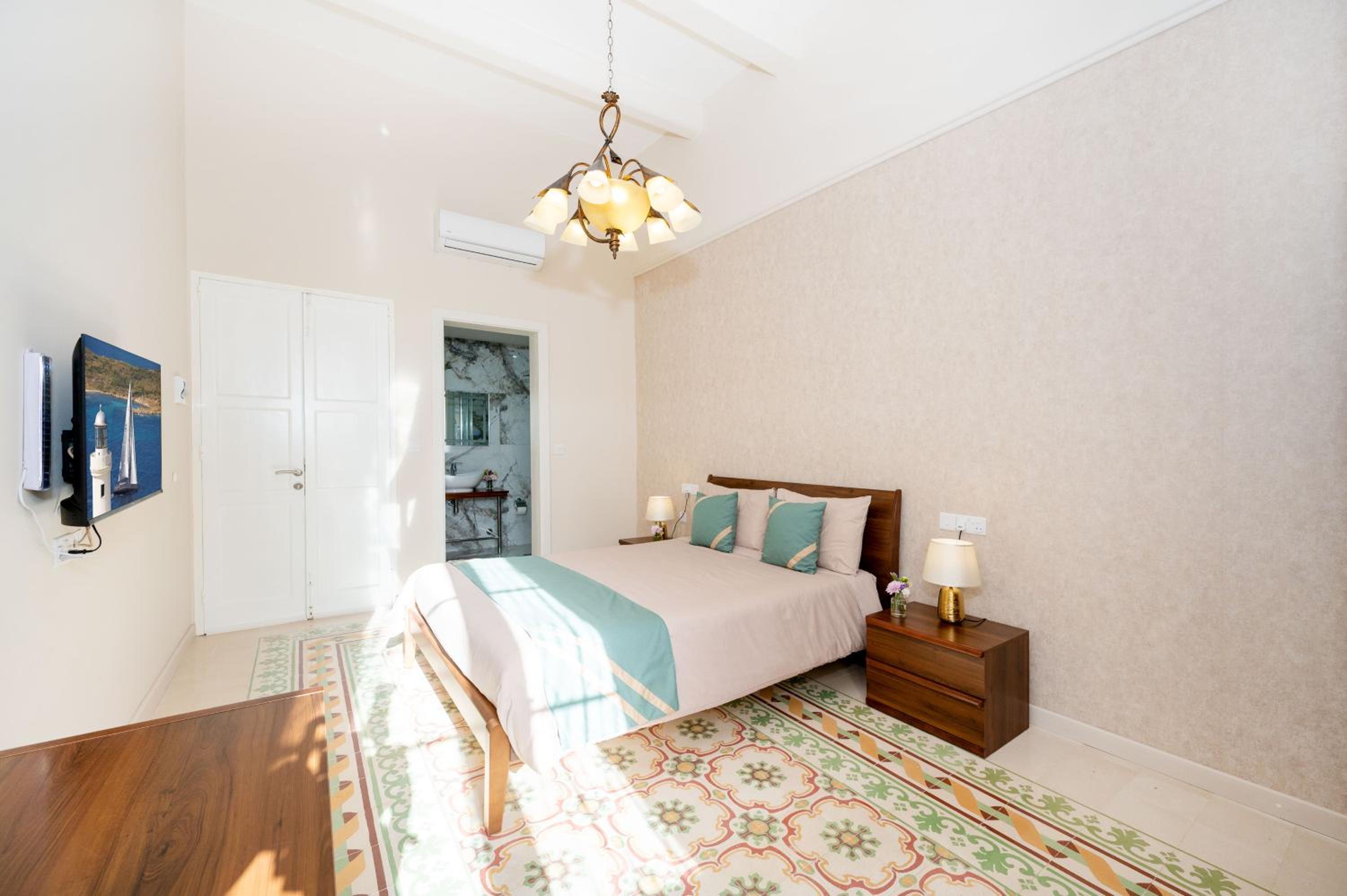 Double Room with Private Bathroom photo 2