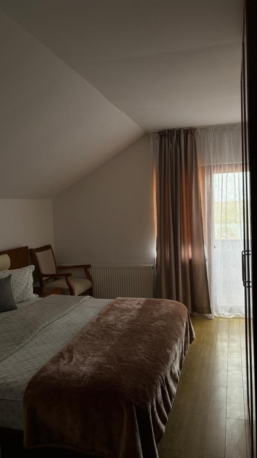 Double Room with Lake View - Photo 21