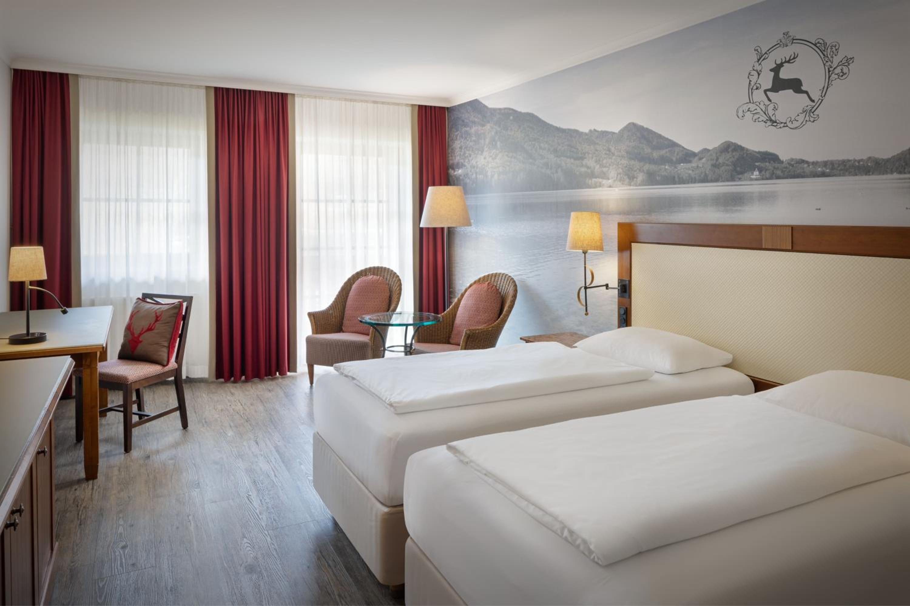 Classic Twin Room with Two Twin Beds - Photo 1