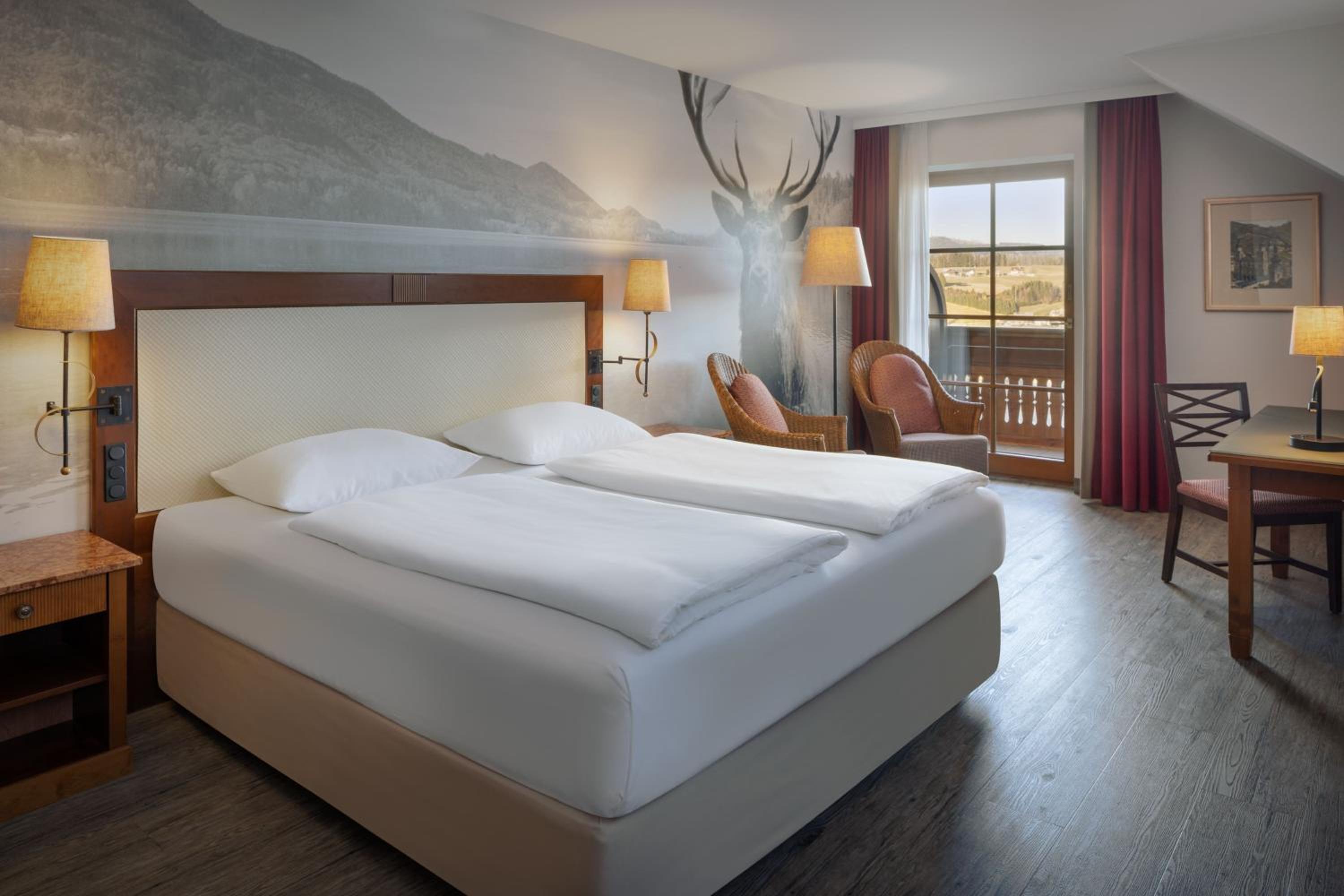 Grand Deluxe King Room with Garden View - Photo 1
