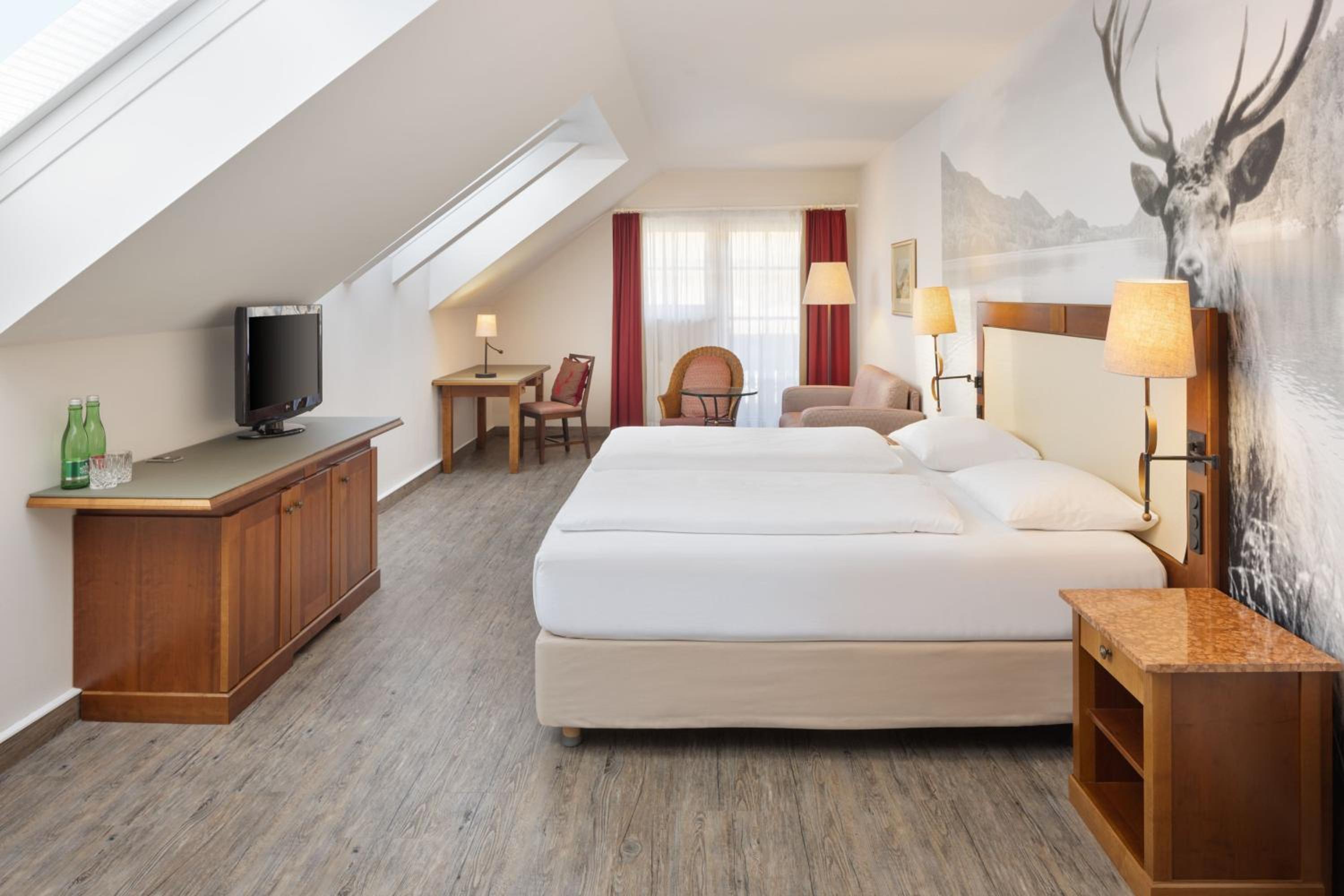 Grand Deluxe King Room with Garden View - Photo 2