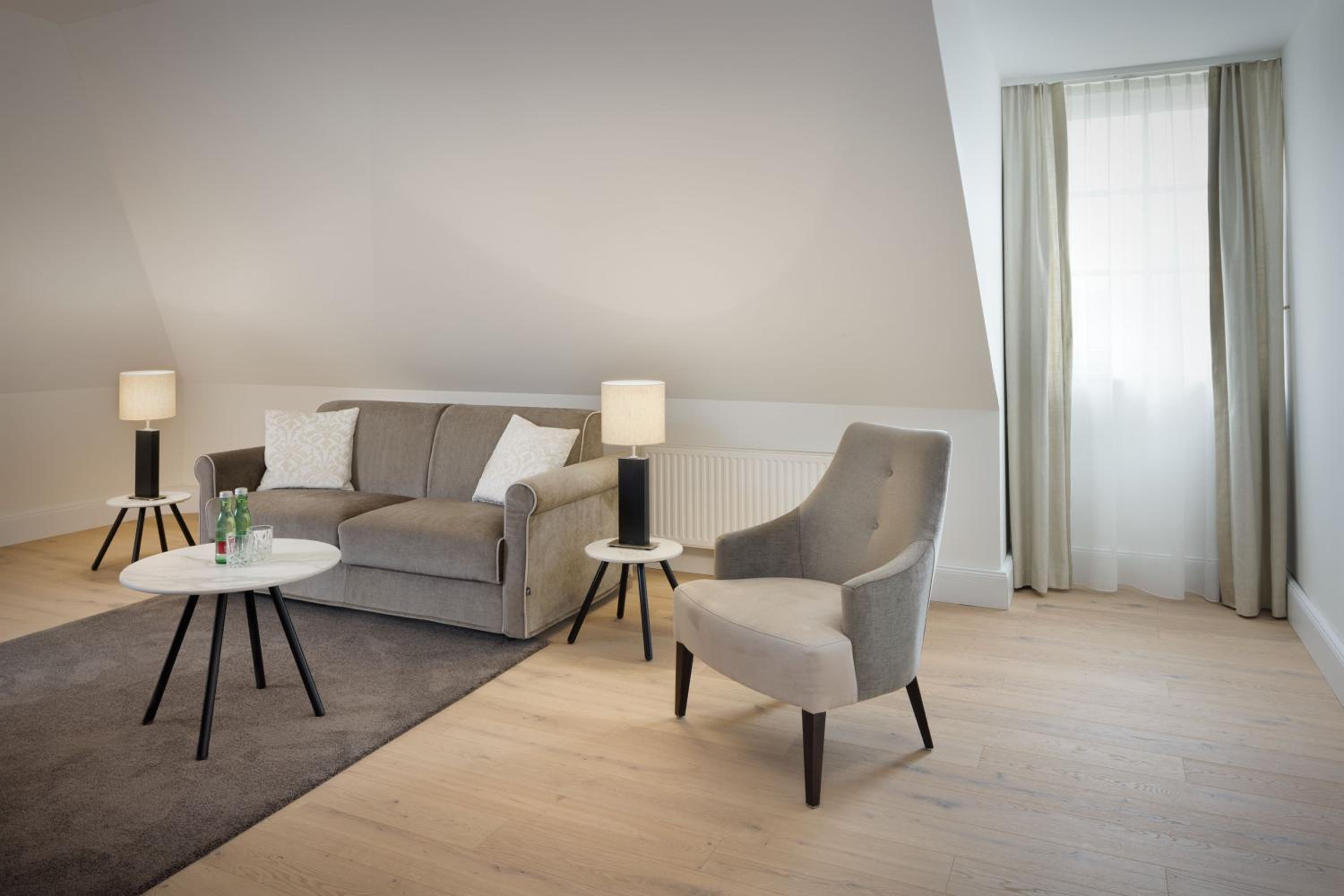 Superior King Suite with Sofa Bed and Garden View - Photo 4