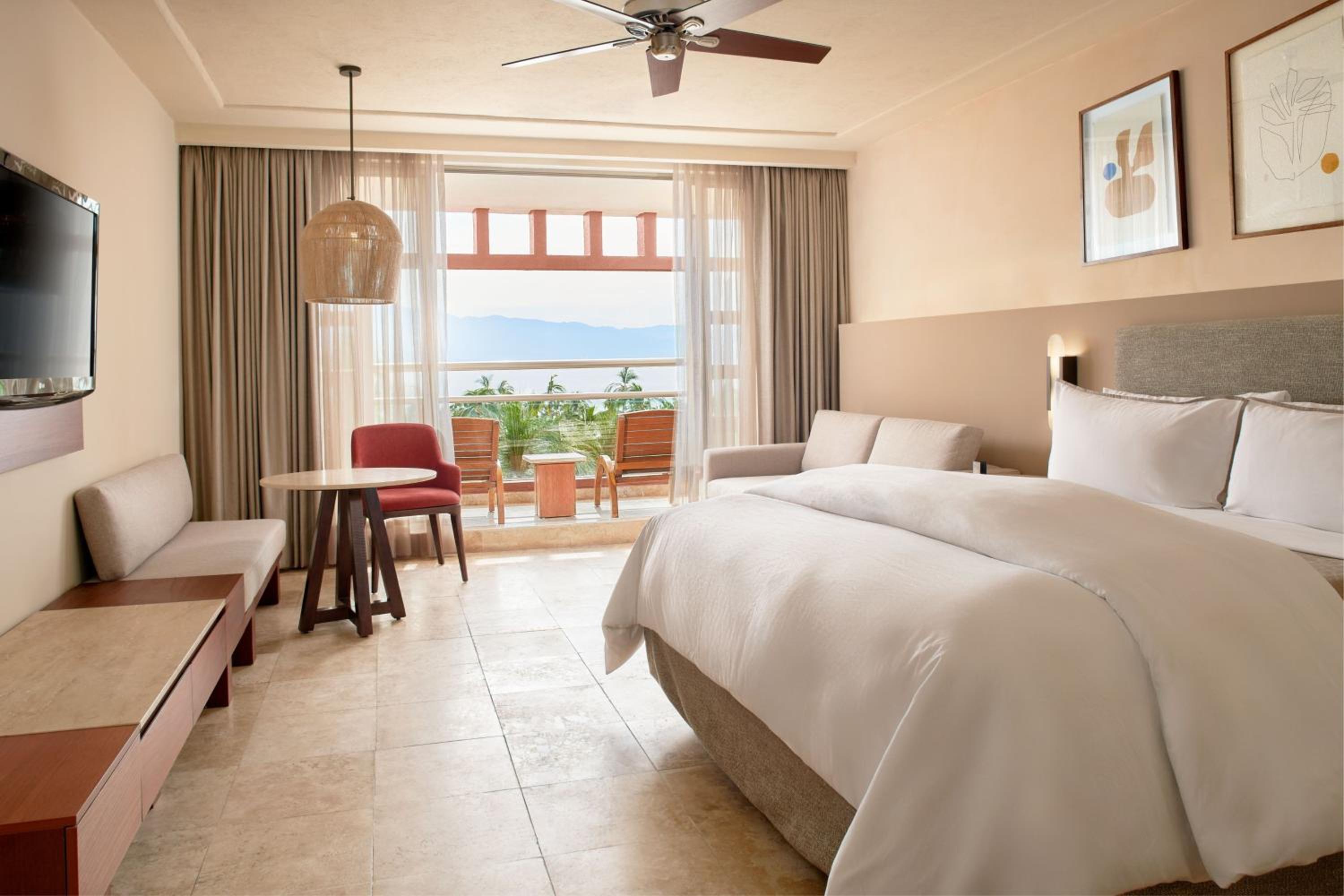 Junior Suite with King Bed and Ocean View photo 1