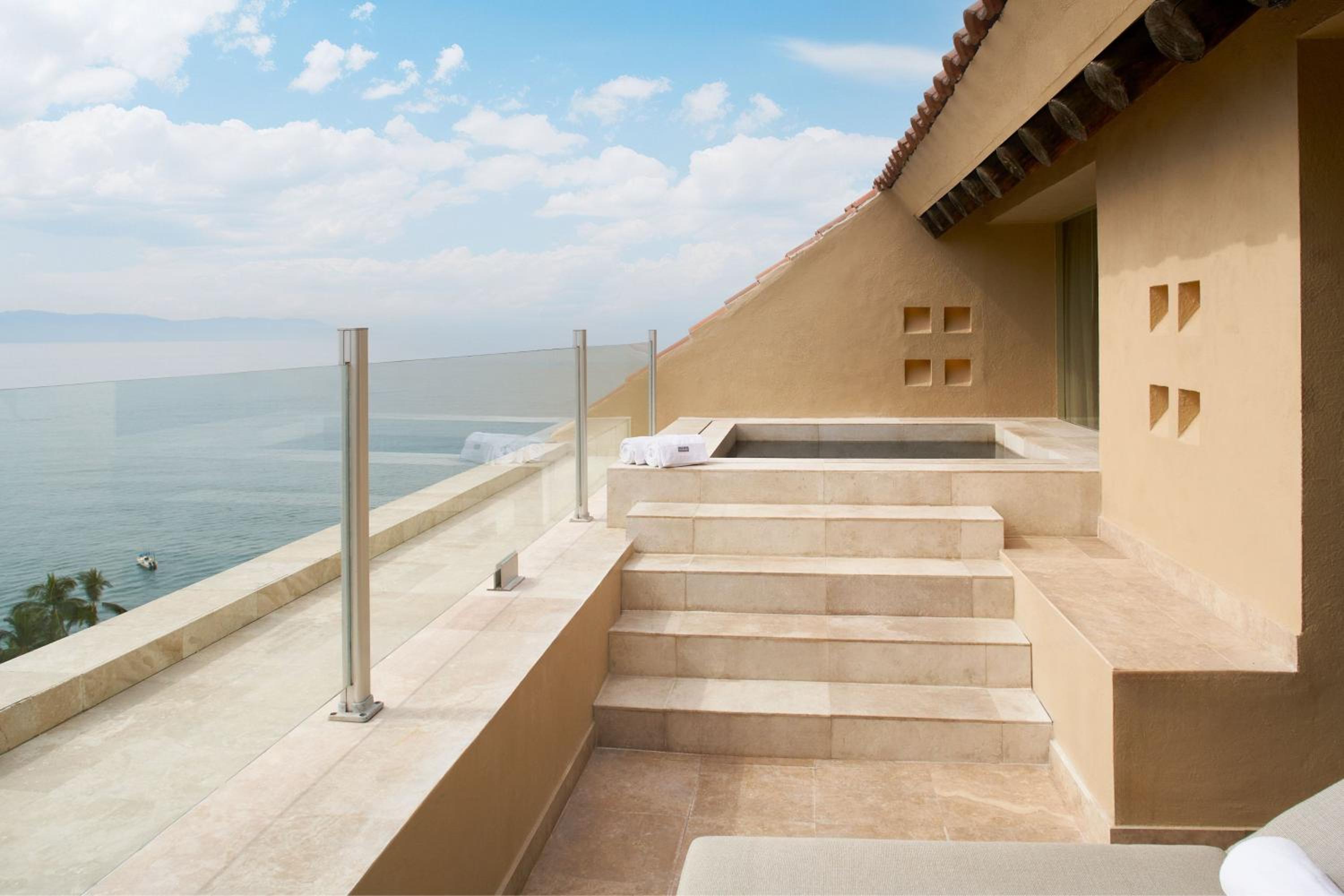 King Suite with Pool Panoramic and Ocean View photo 3