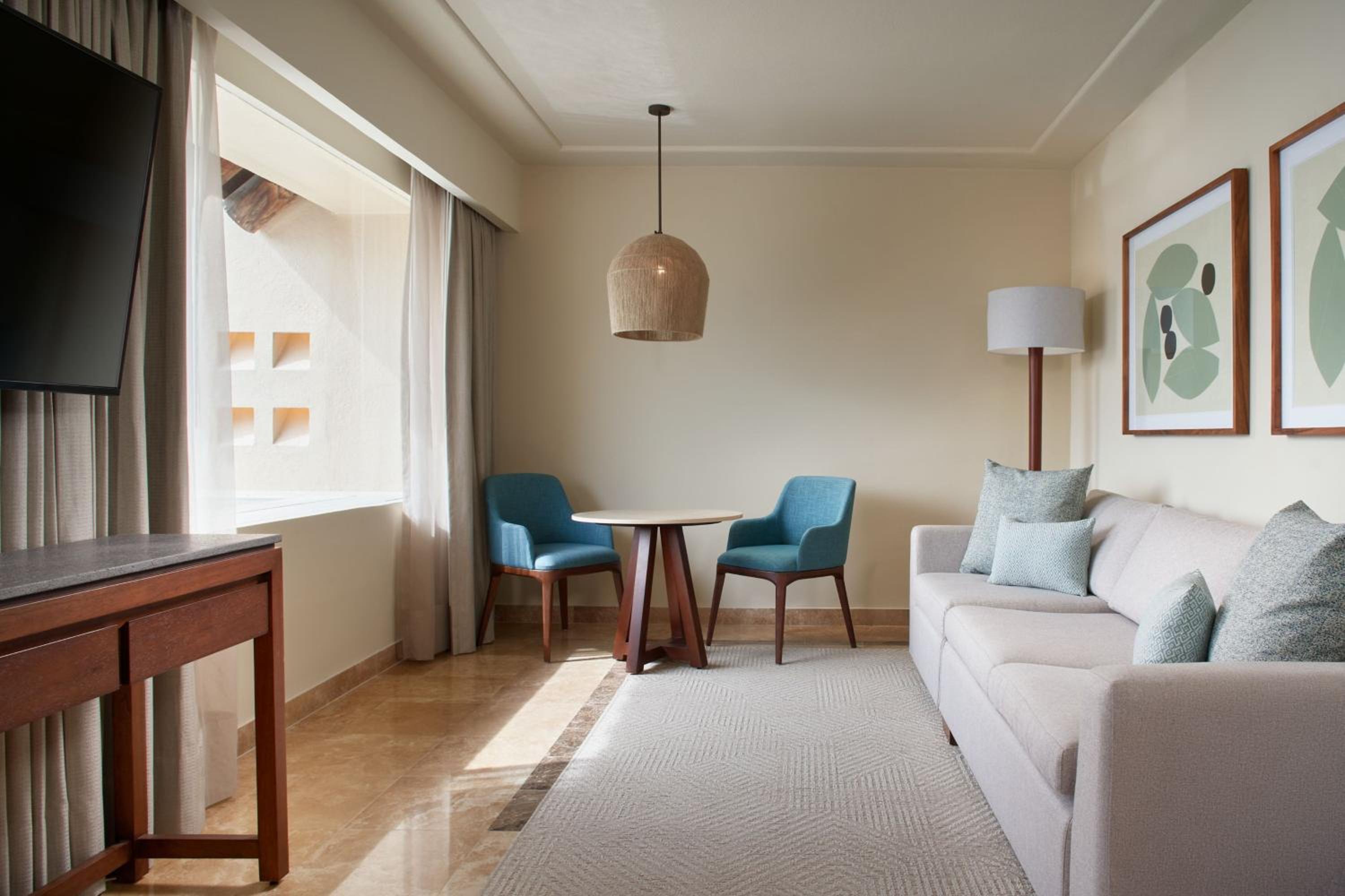 Signature Level, Junior Suite, 1 King, Ocean view photo 2
