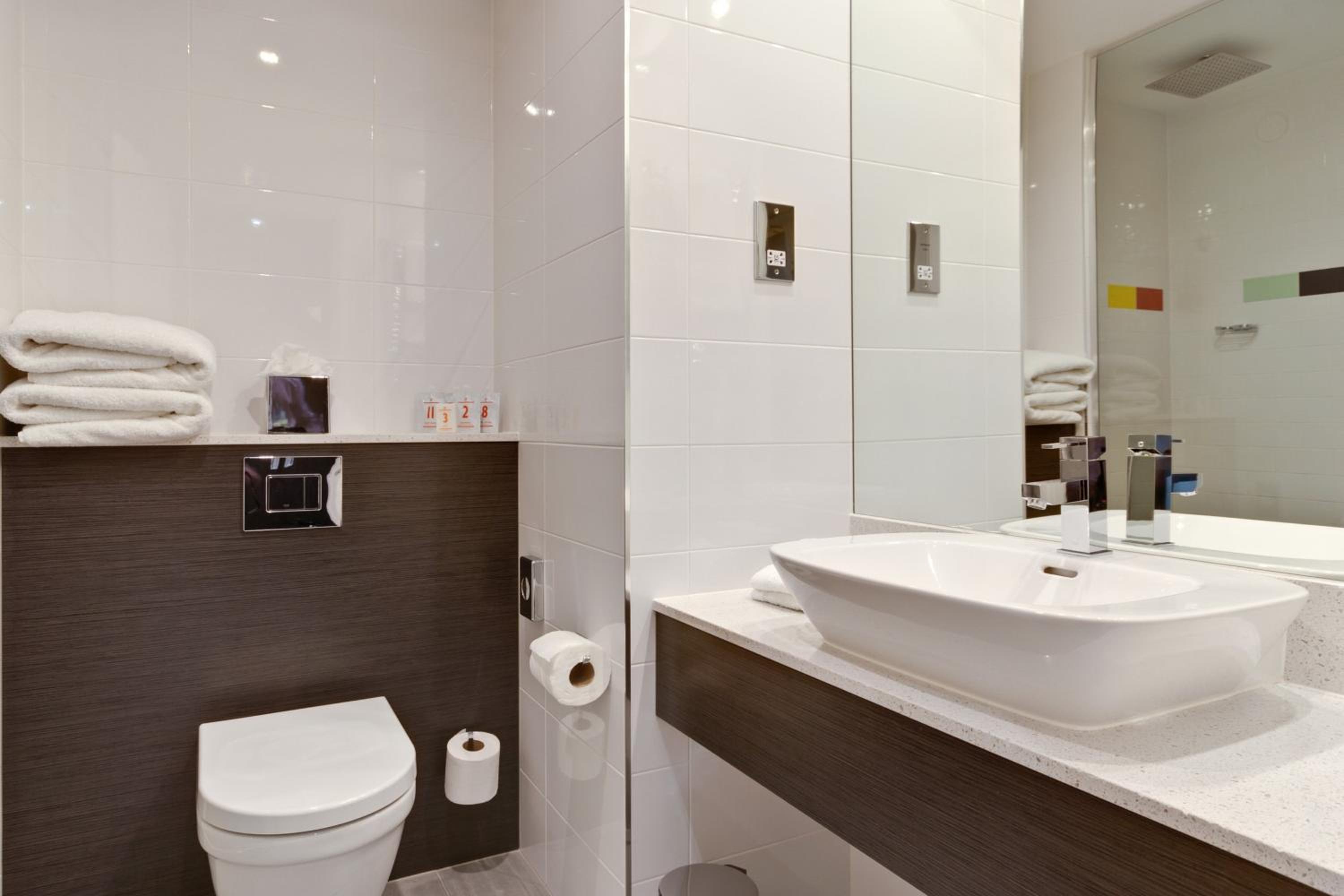 Standard King Room photo 2