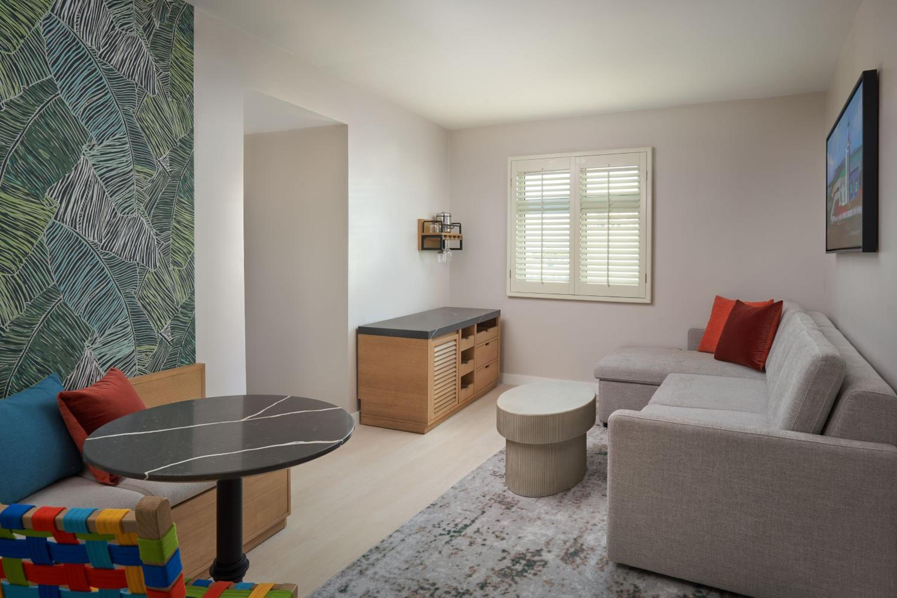 One-Bedroom Junior Suite - Photo 5