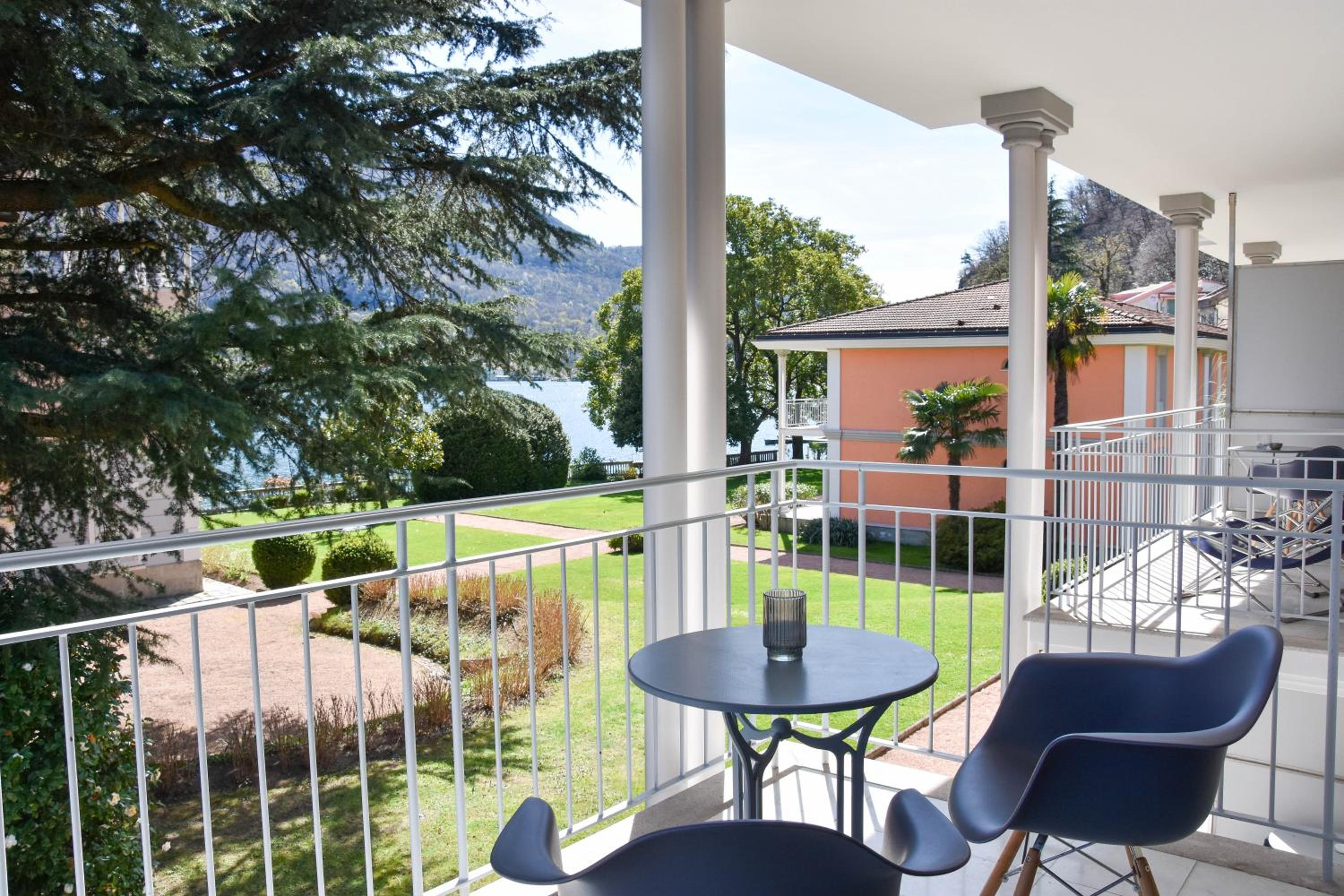 Apartment with Lake View photo 3