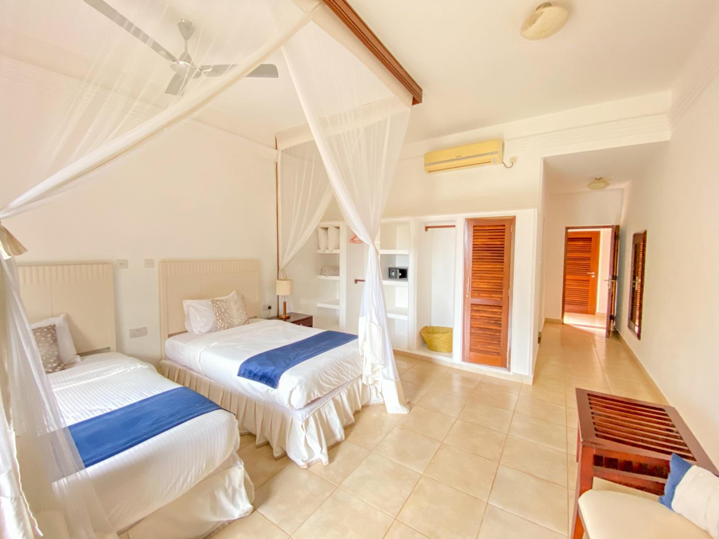 Standard Twin Room - Photo 5