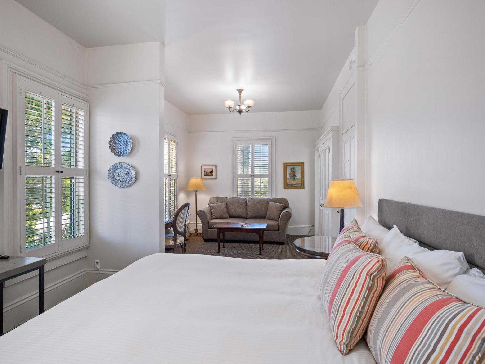 Junior King Room  - Photo 6
