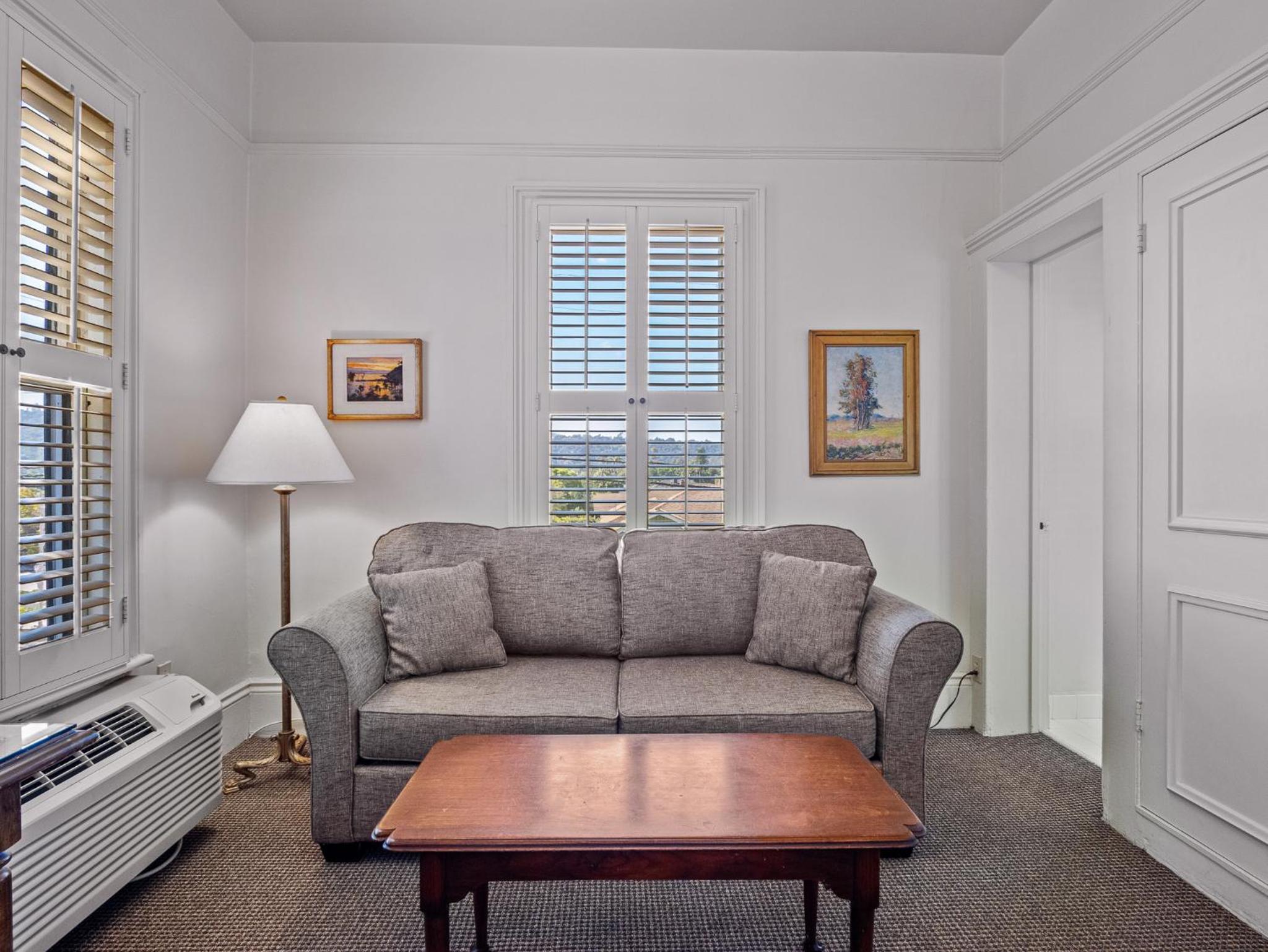 Junior King Room  - Photo 7