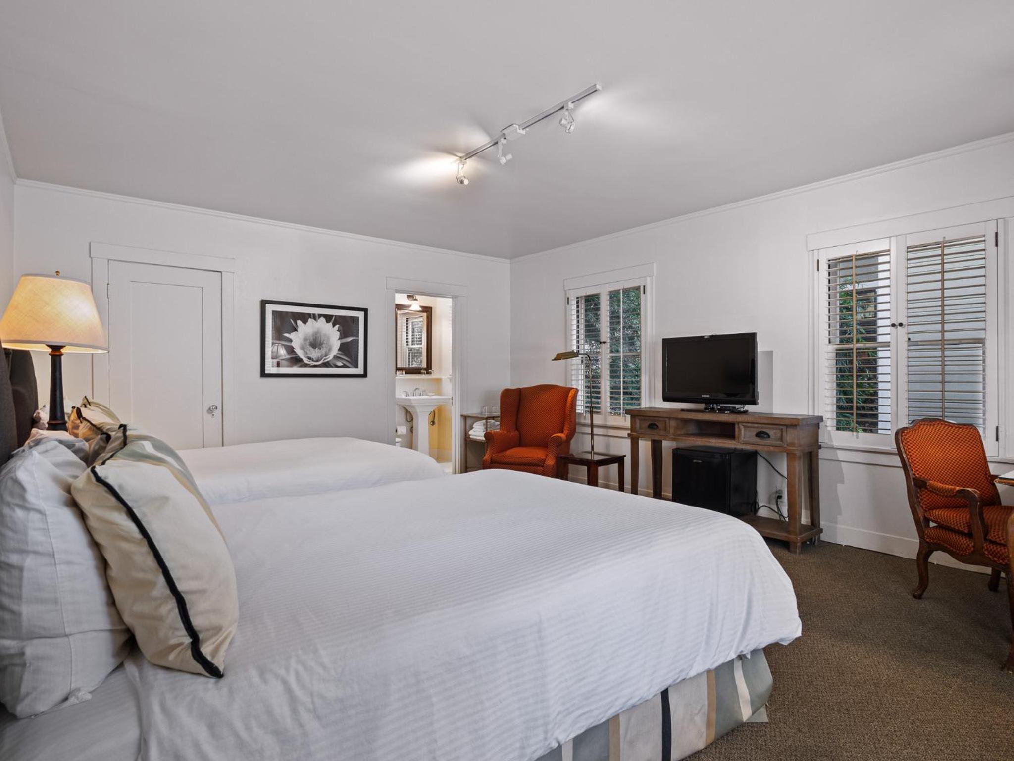 Double Queen Room - Photo 3