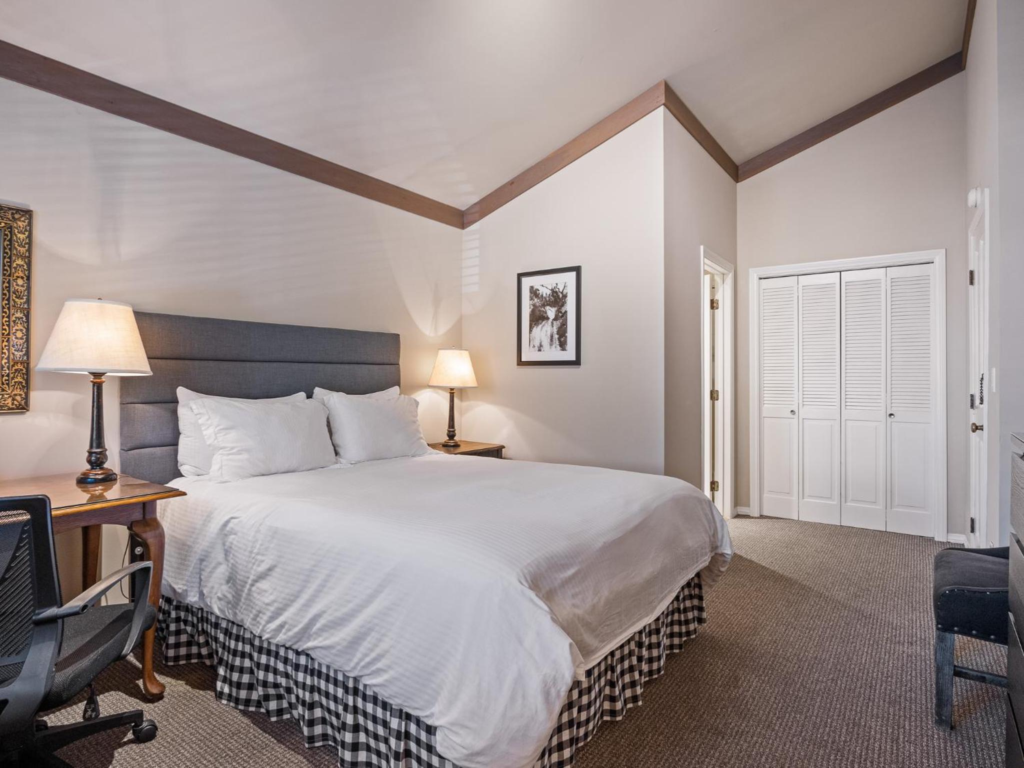 Queen Room - Photo 6