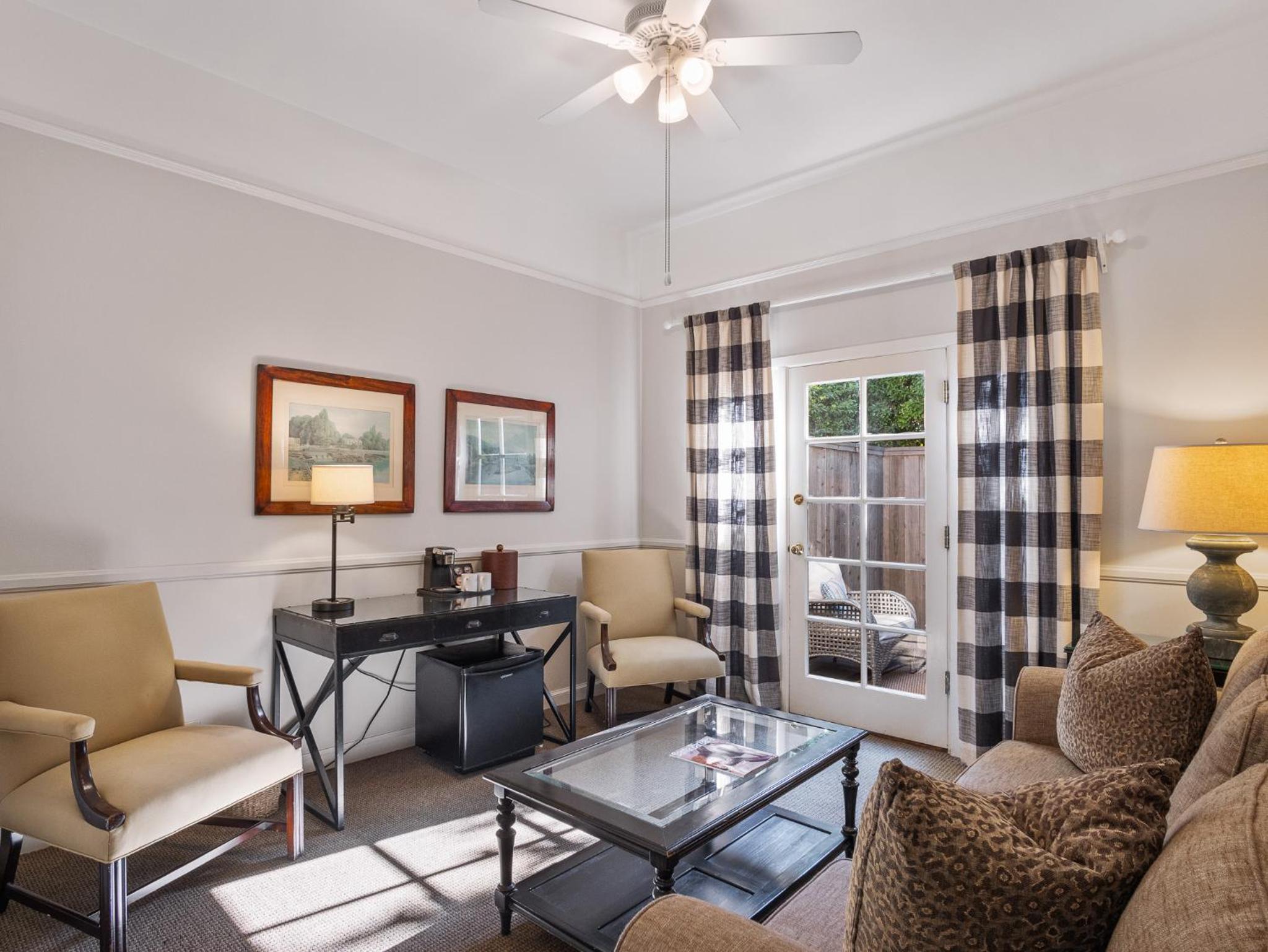 Double Room - Photo 7