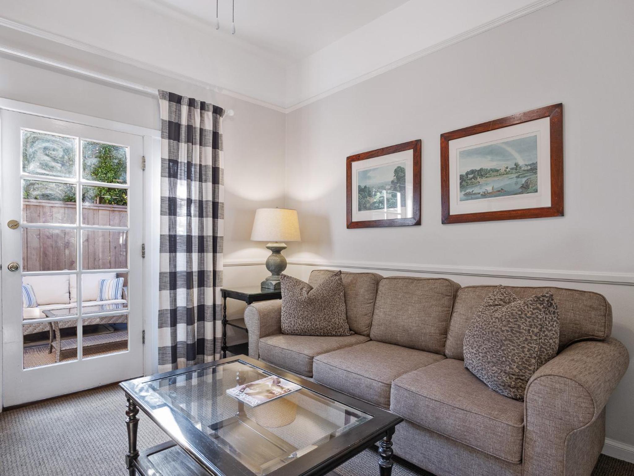 Double Room - Photo 6