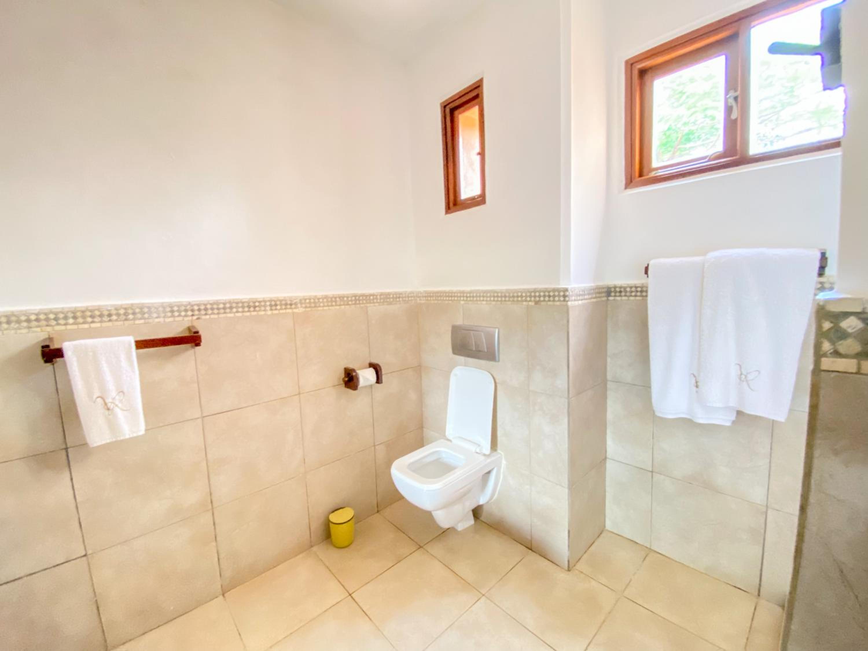 Standard Twin Room - Photo 11