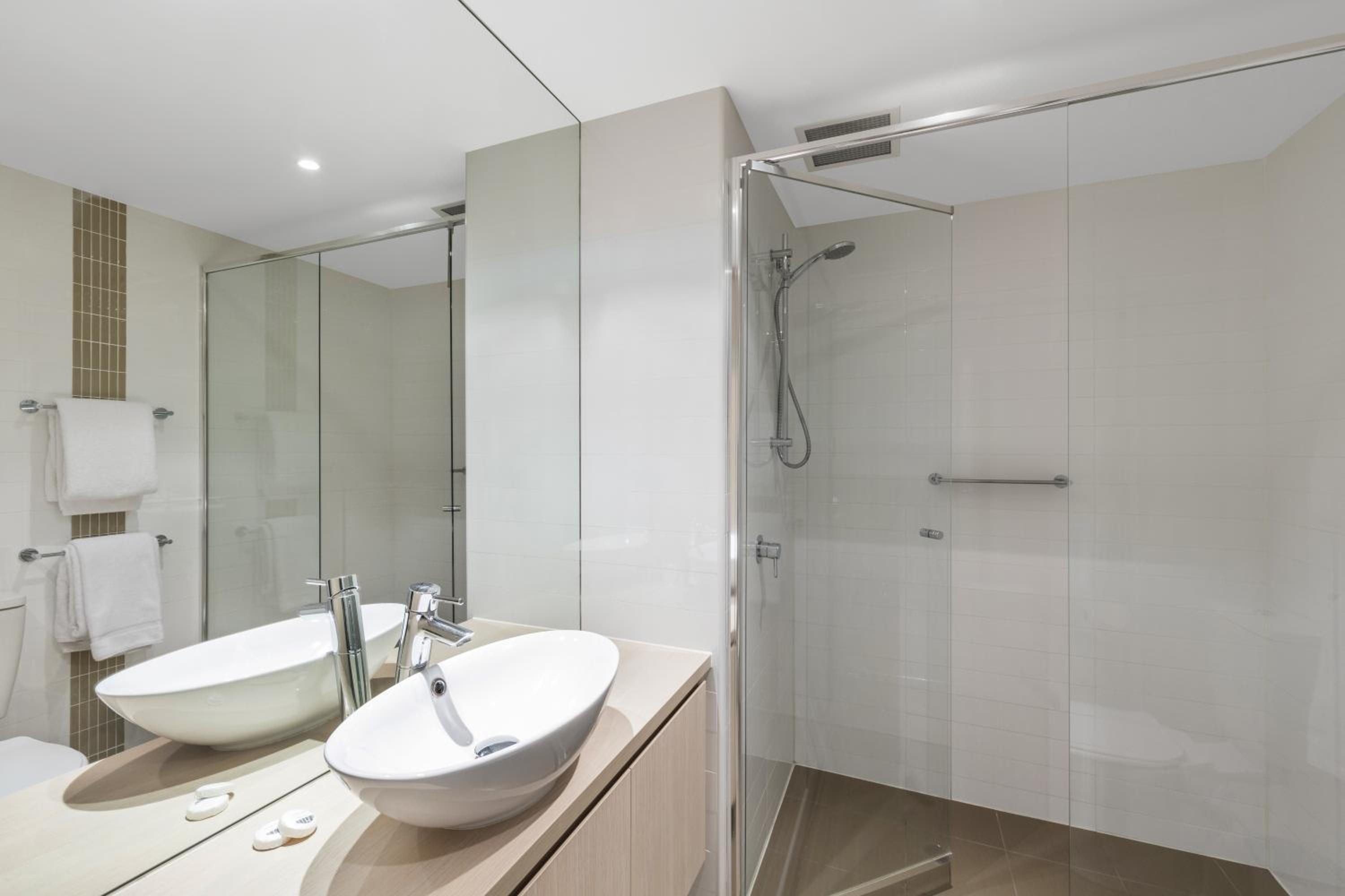 One-Bedroom Apartment - Photo 2