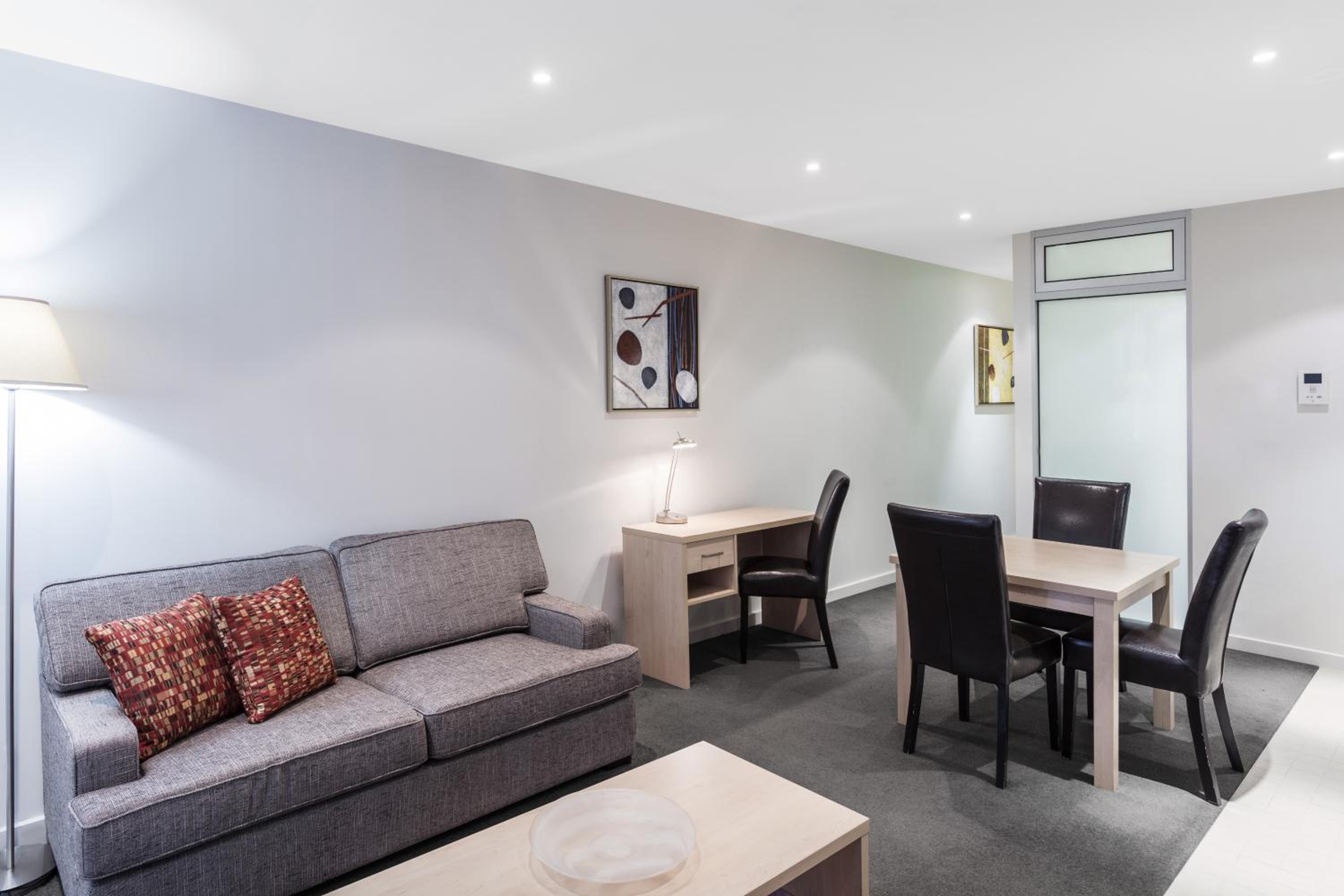 One-Bedroom Apartment - Photo 3