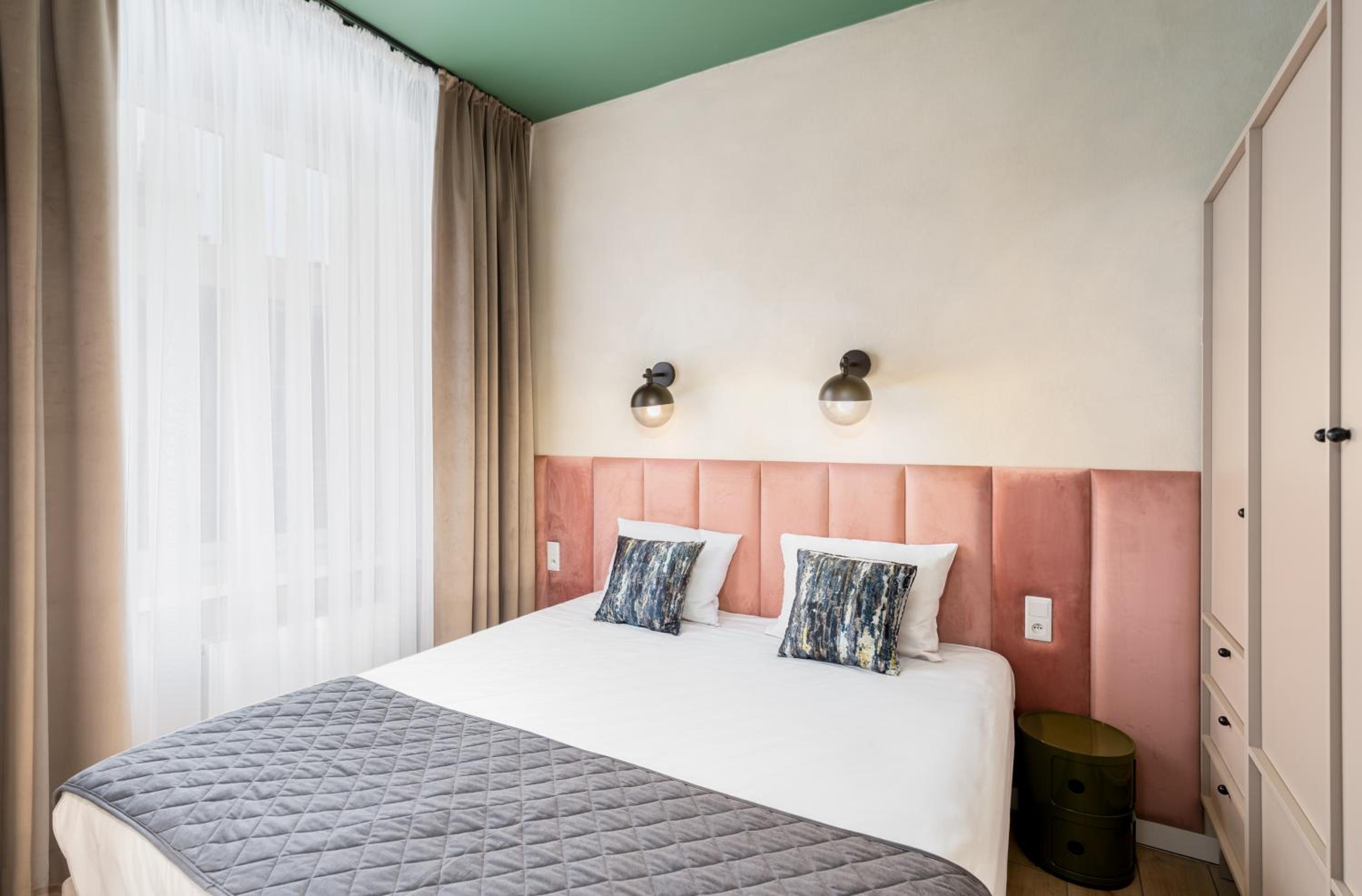 Deluxe Two-Room Apartment with King-size bed – Limanowskiego Street photo 1