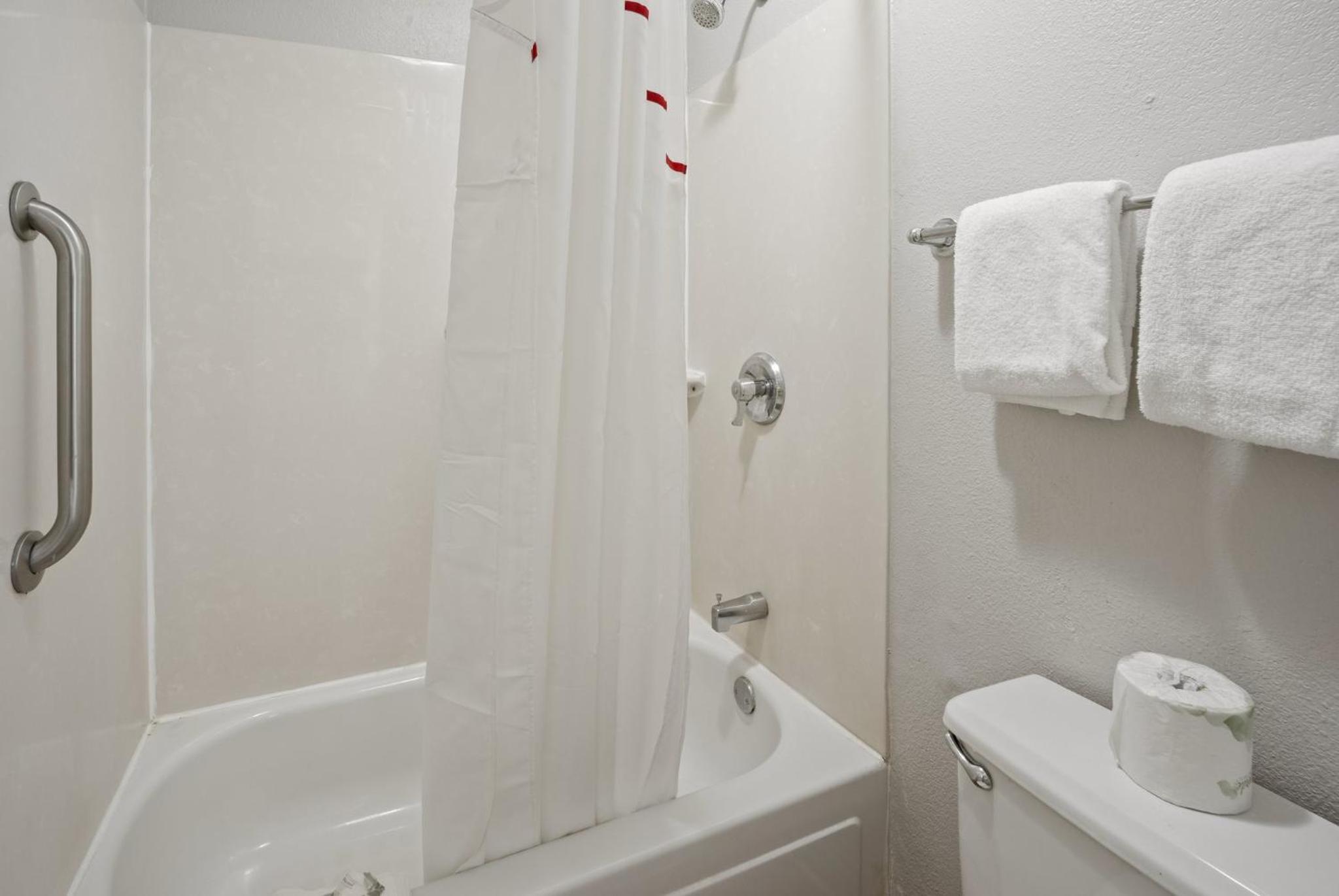 Deluxe Room with Two Double Beds Smoking - Photo 2