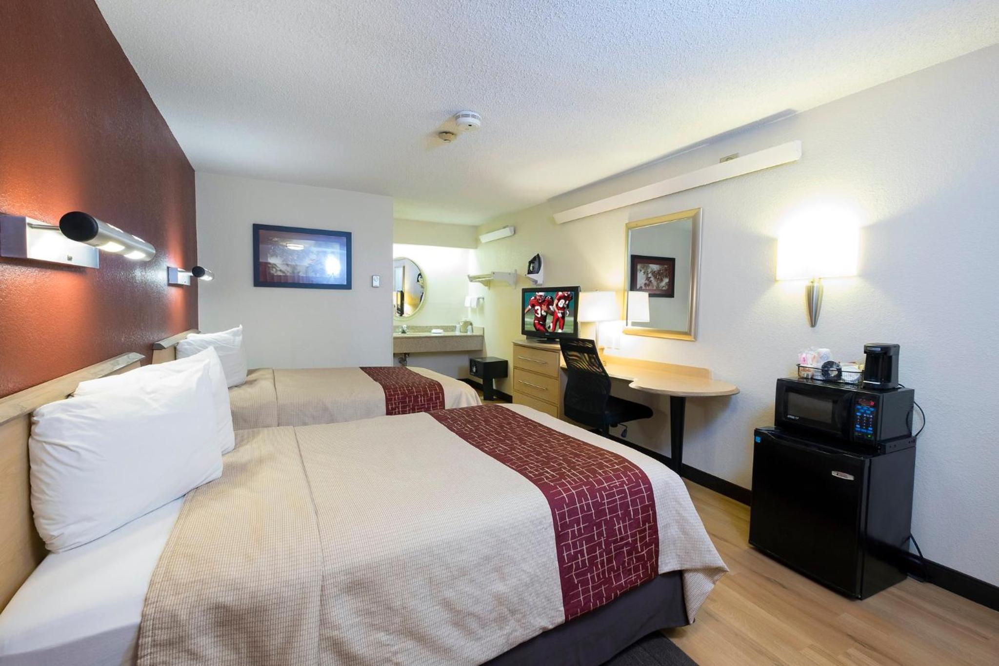 Deluxe Room with Two Double Beds Smoke Free - Photo 8