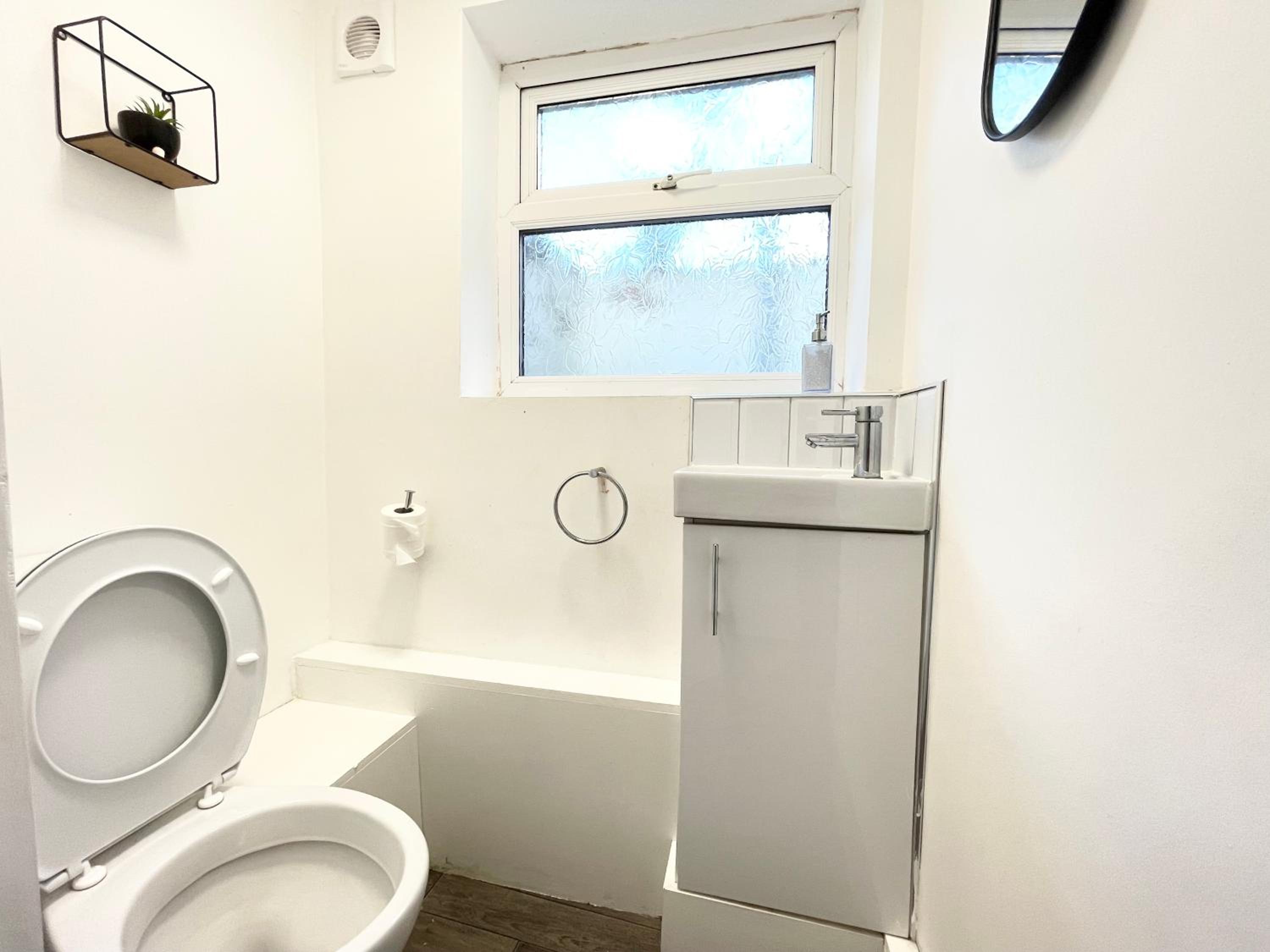 Double Room with Private Bathroom photo 2