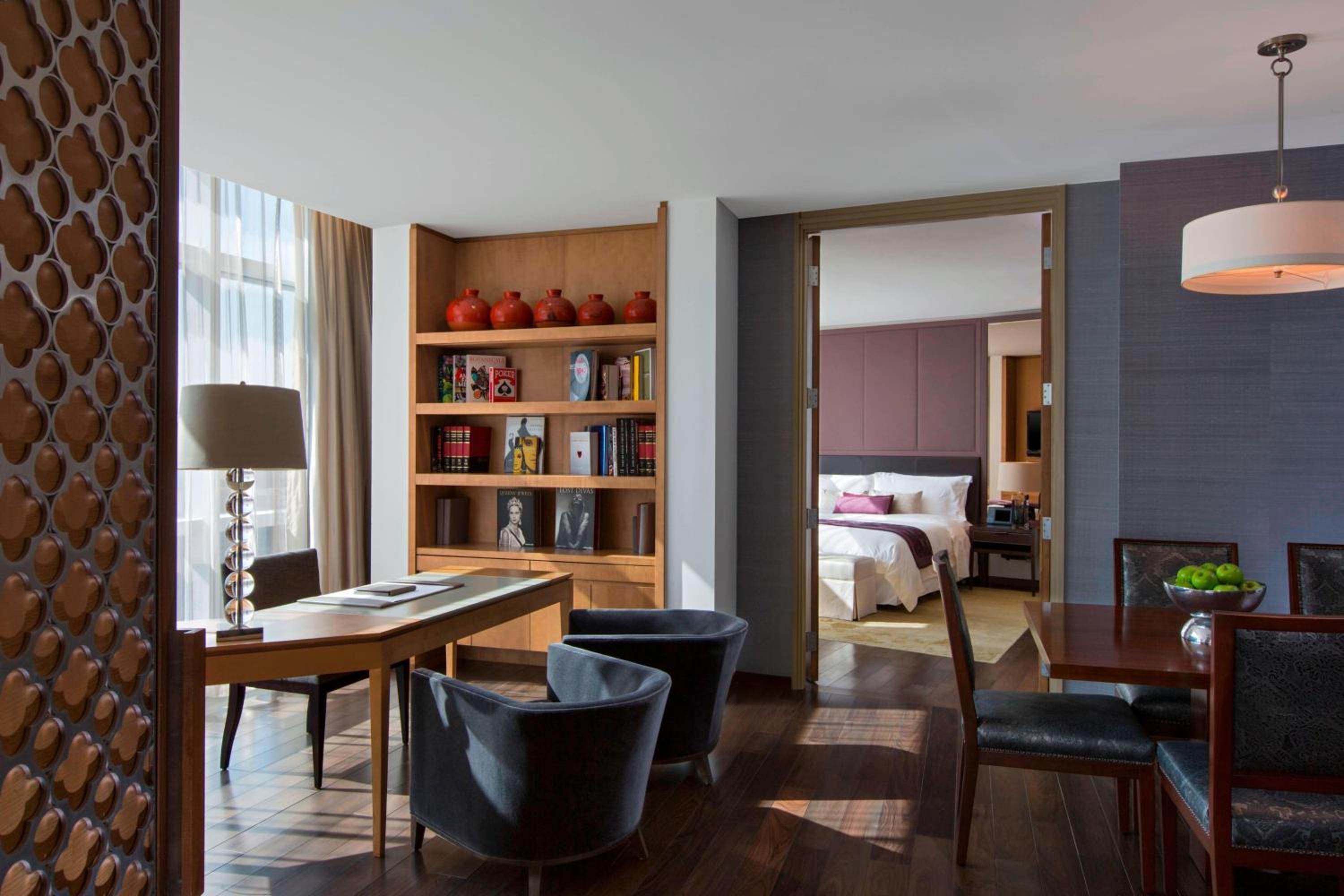 Astor - Butler Service, Suite, 1 King, Reforma Avenue view