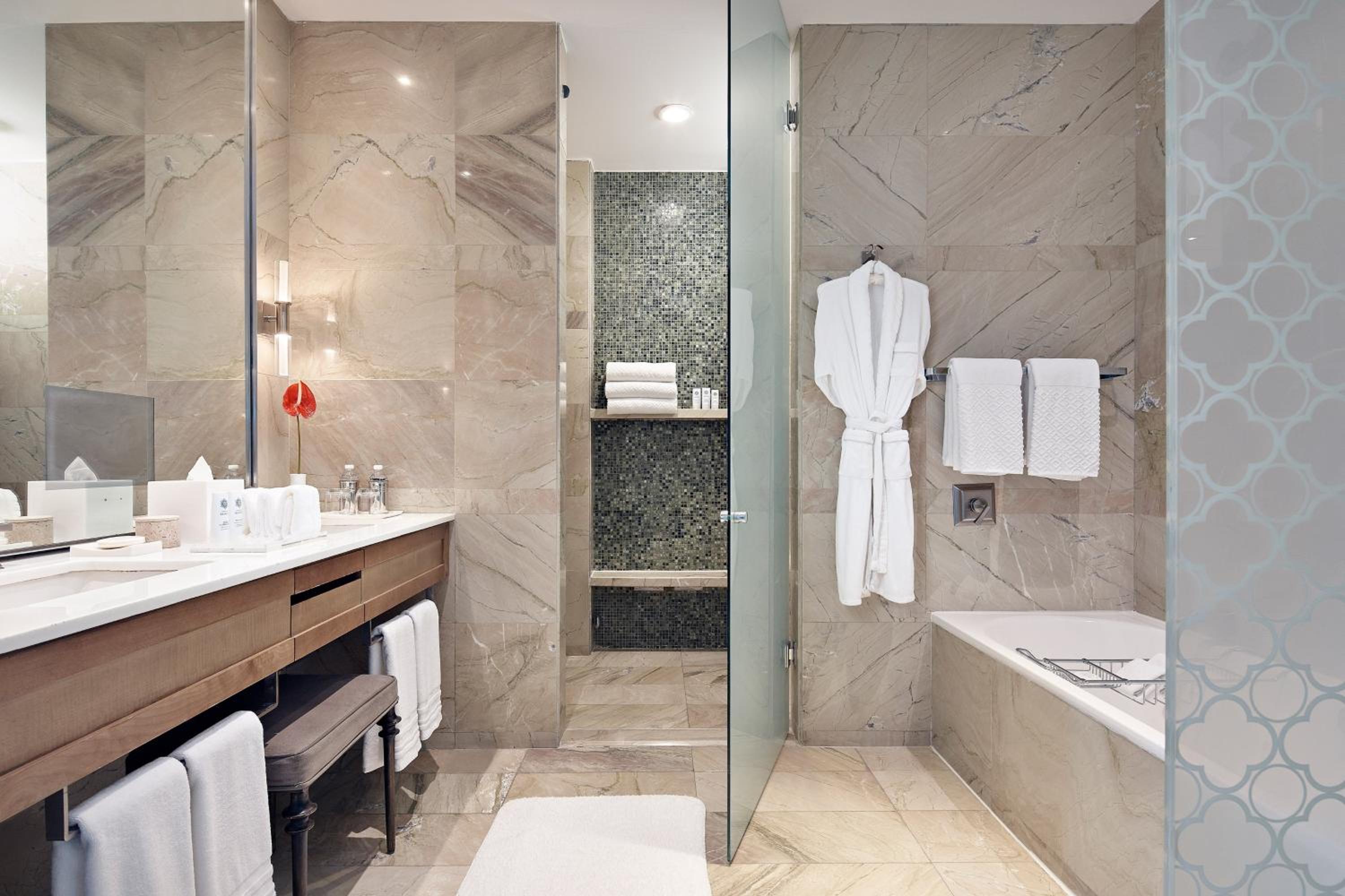 Executive Butler Service, Executive Suite, 1 King