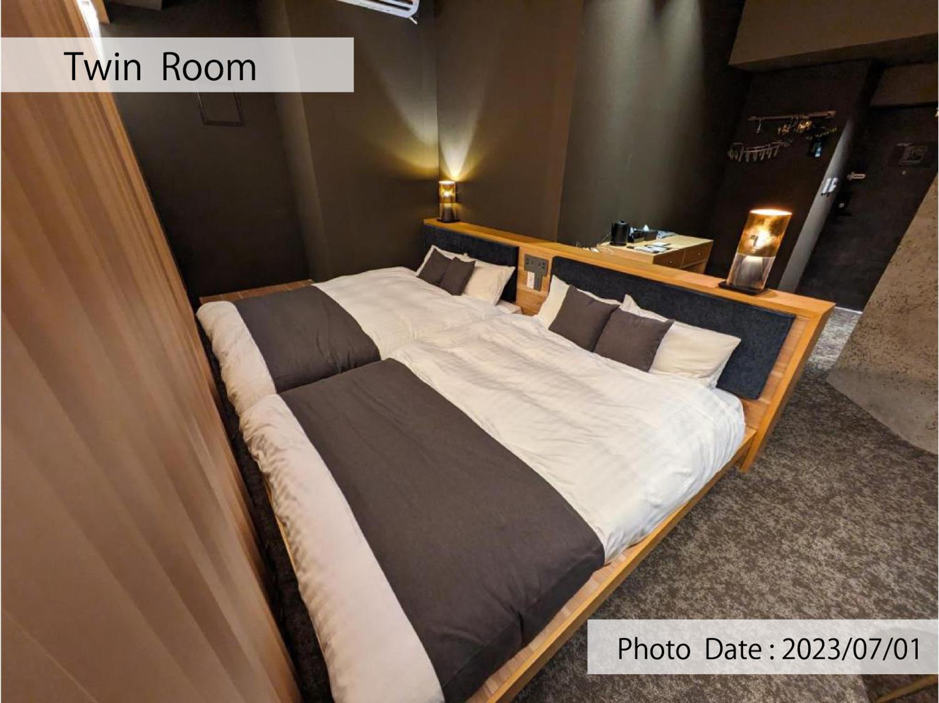 Standard Twin Room with Sofa photo 2