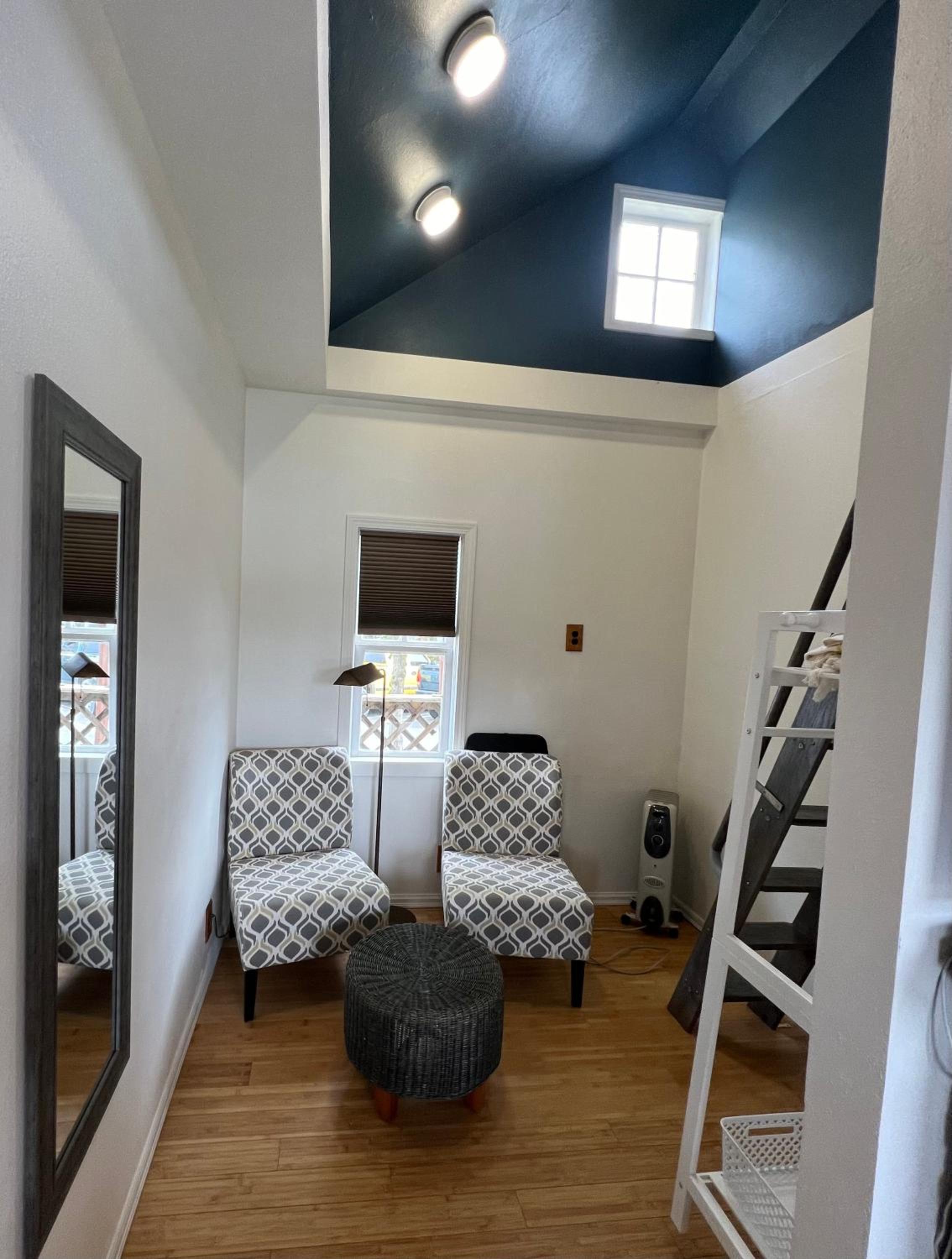 One-Bedroom House photo 1
