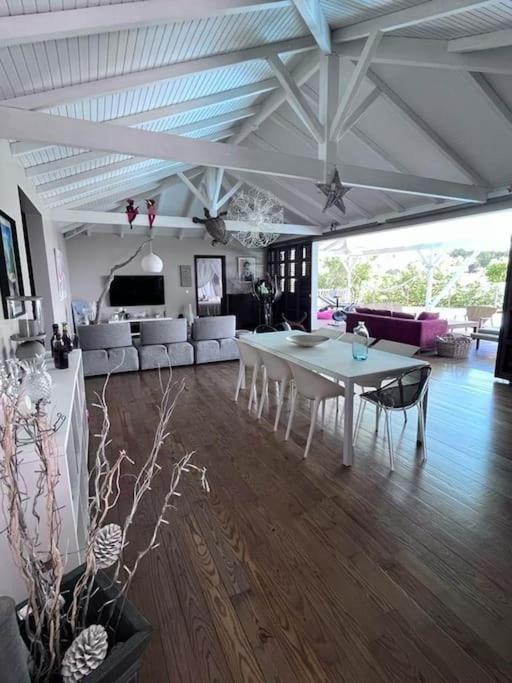 Three-Bedroom Villa photo 1
