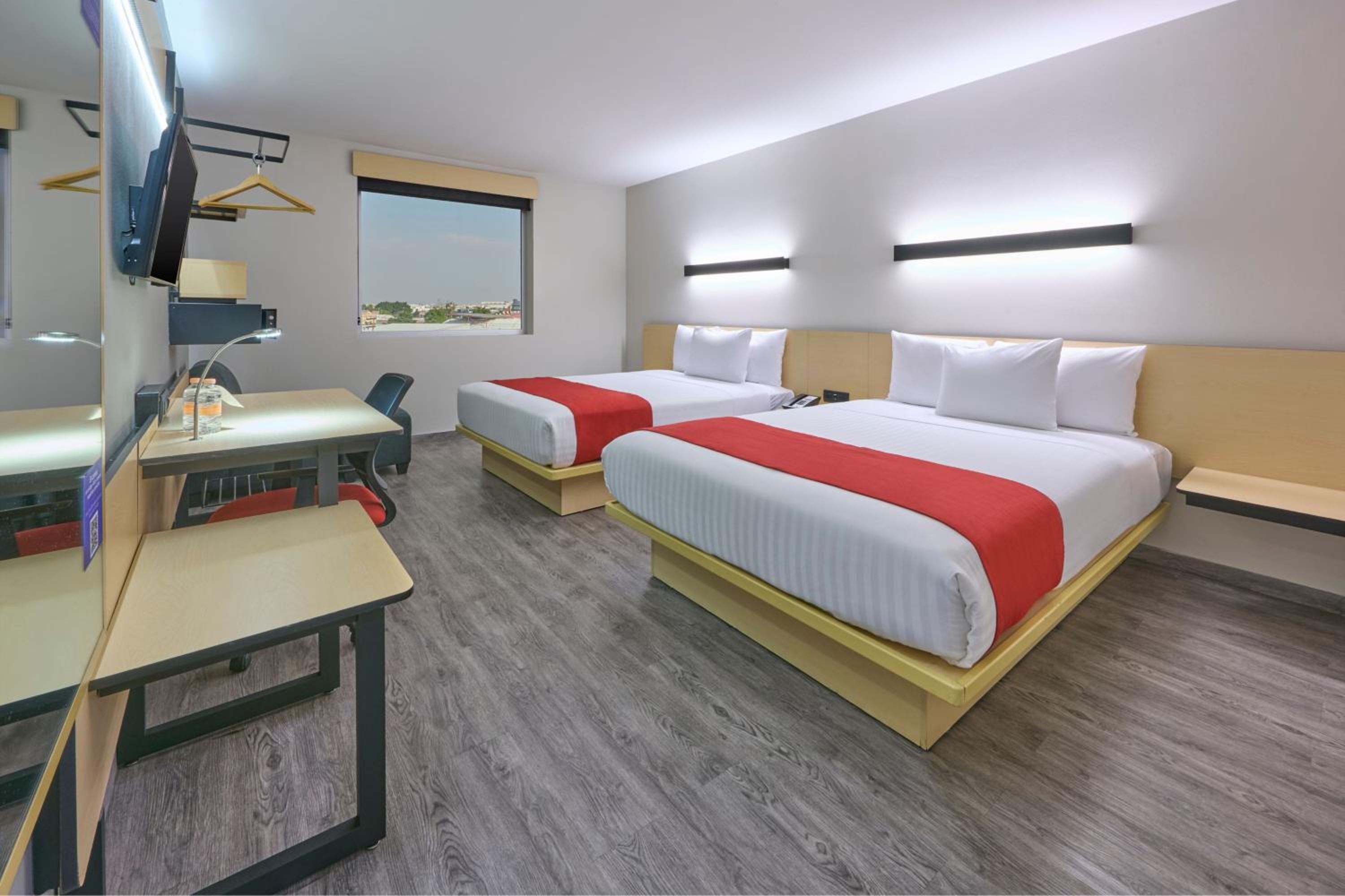 Queen Room with Two Queen Beds - Photo 3