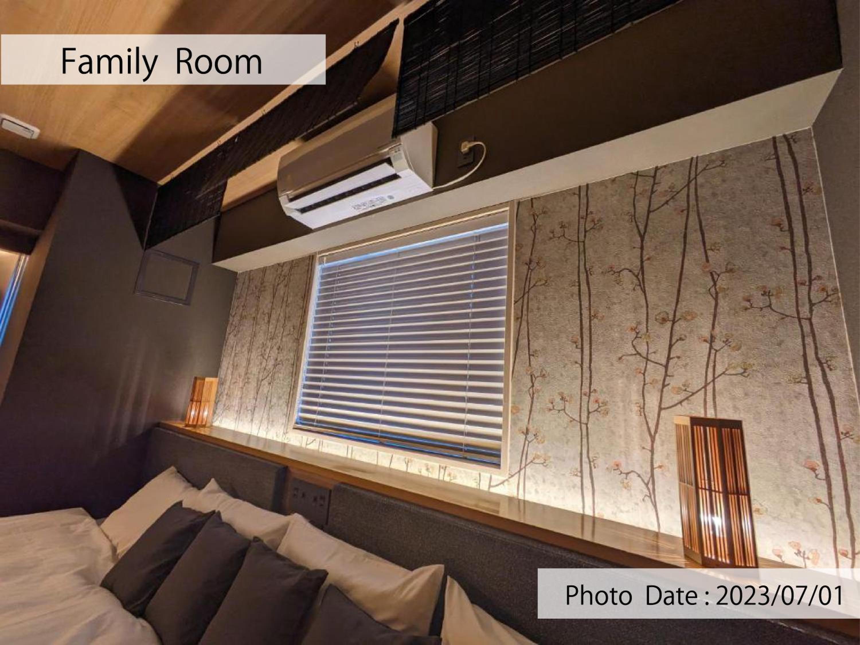 Family Room photo 3