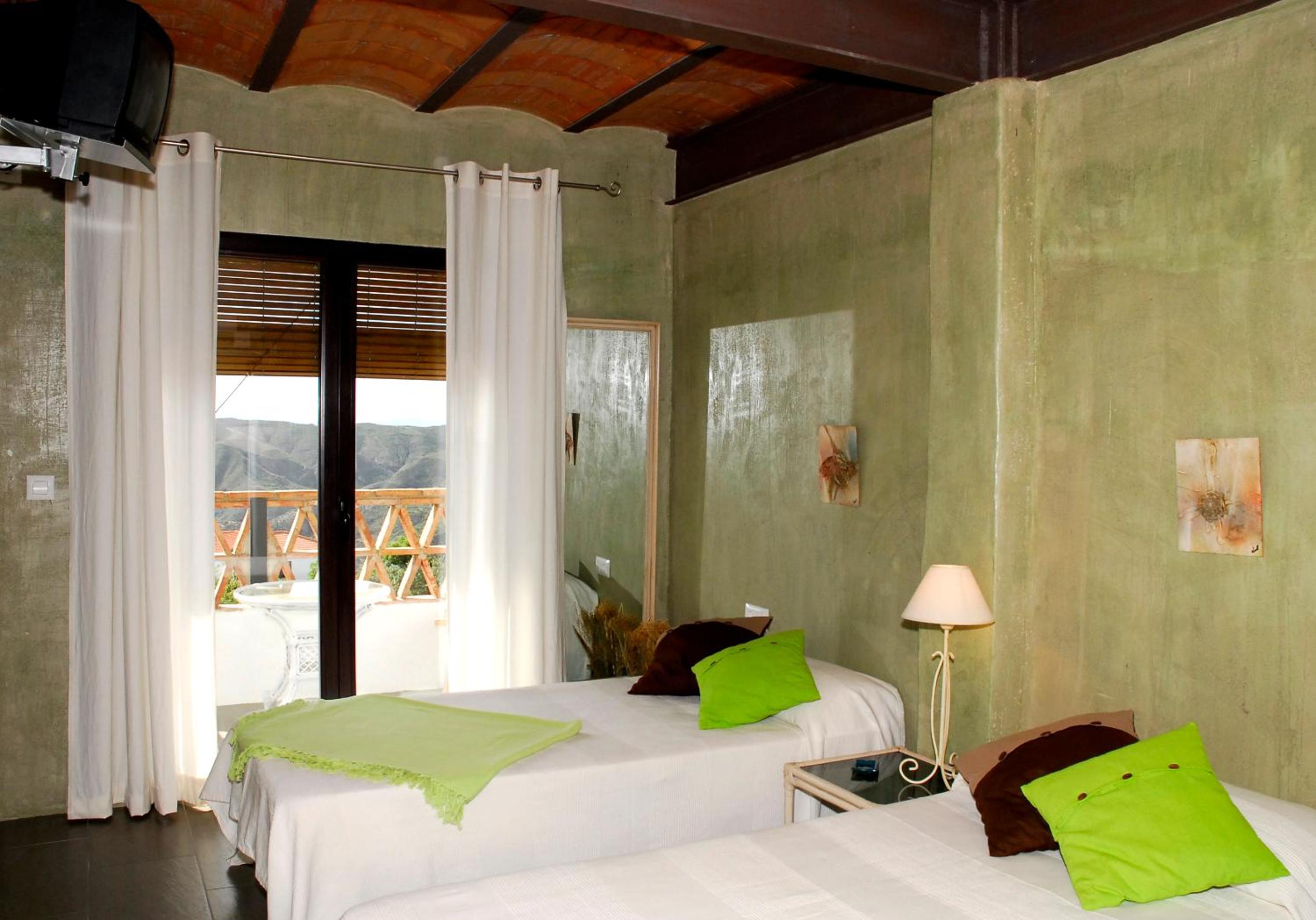 Double Room with Balcony - Photo 1