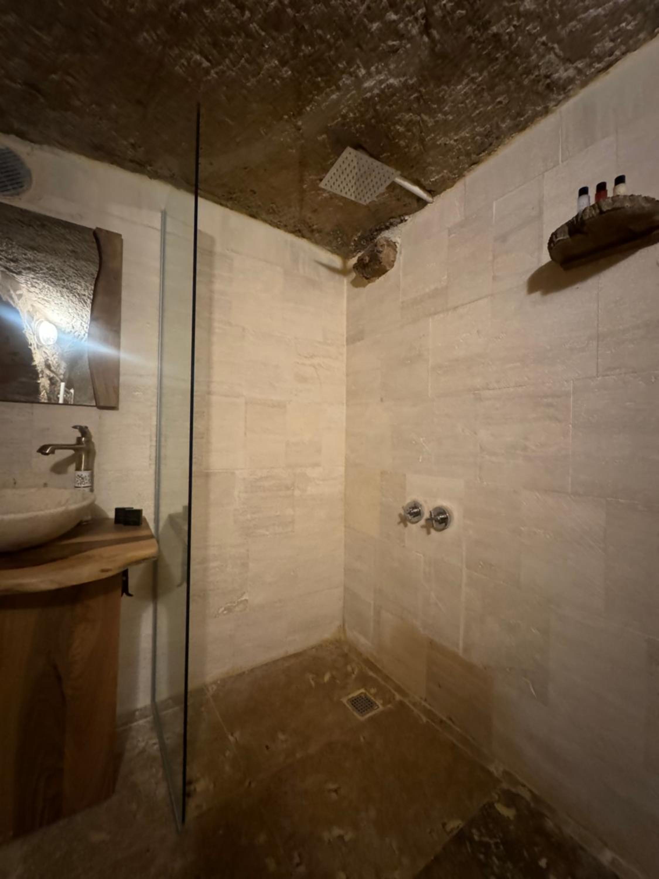 Deluxe Double Room - Photo 7