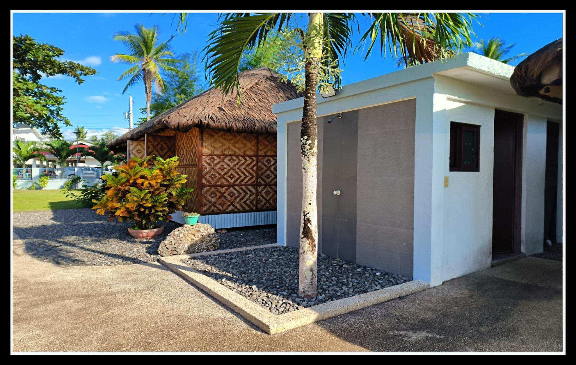 Deluxe Bungalow With Garden View photo 2